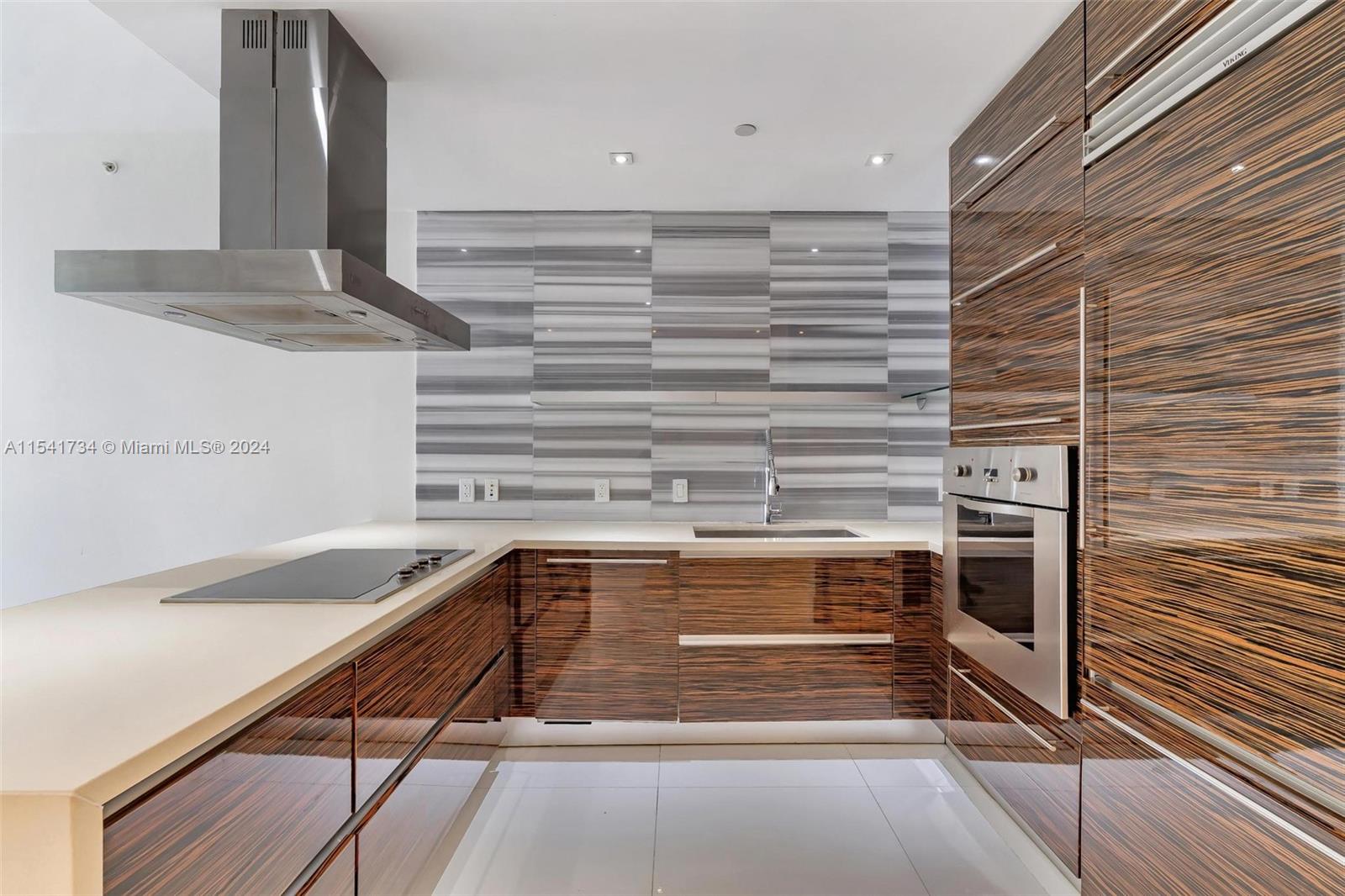 1100 Biscayne Blvd 4404, Miami, Florida 33132, 2 Bedrooms Bedrooms, ,2 BathroomsBathrooms,Residentiallease,For Rent,1100 Biscayne Blvd 4404,A11541734