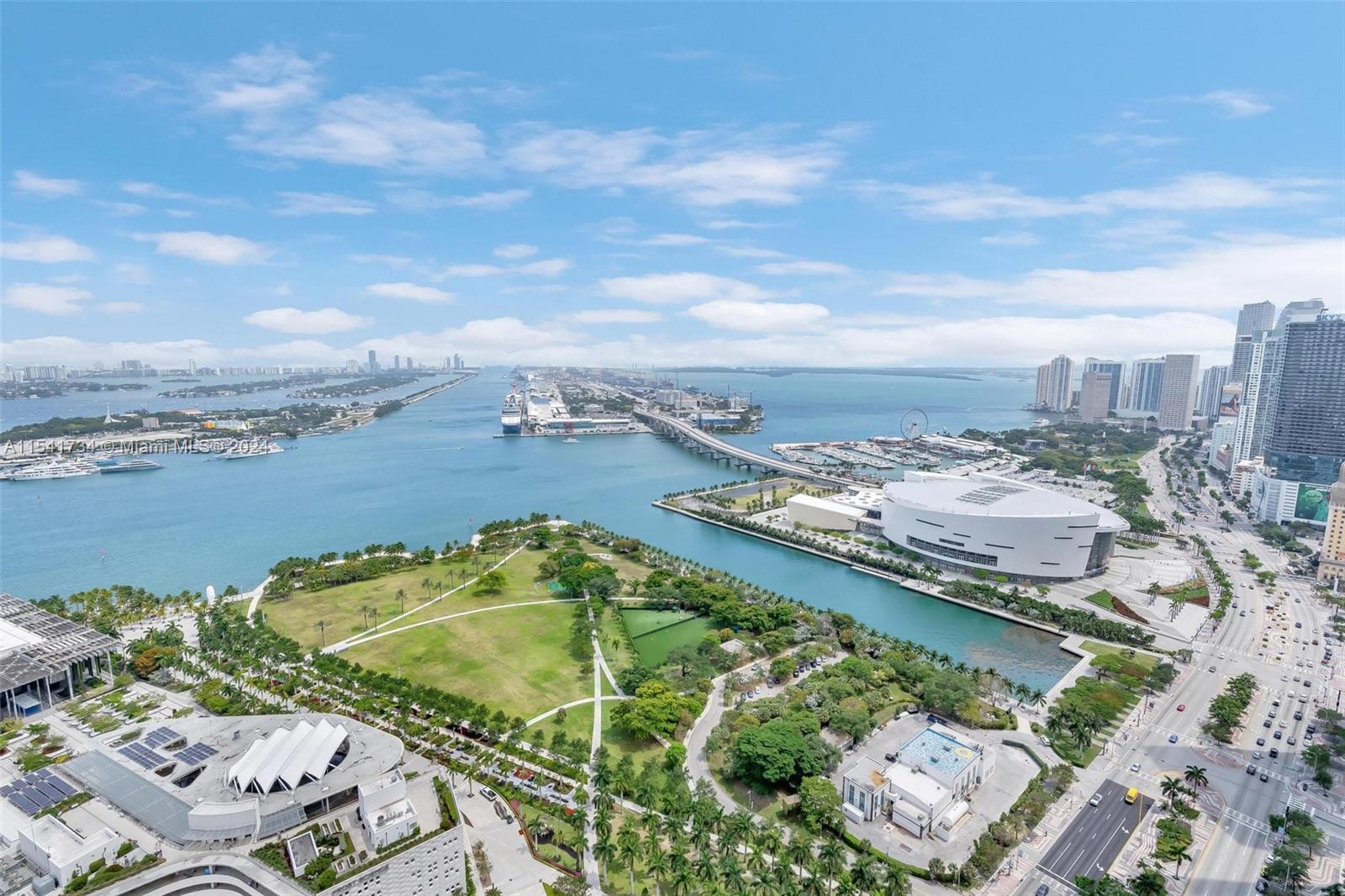 1100 Biscayne Blvd 4404, Miami, Florida 33132, 2 Bedrooms Bedrooms, ,2 BathroomsBathrooms,Residentiallease,For Rent,1100 Biscayne Blvd 4404,A11541734