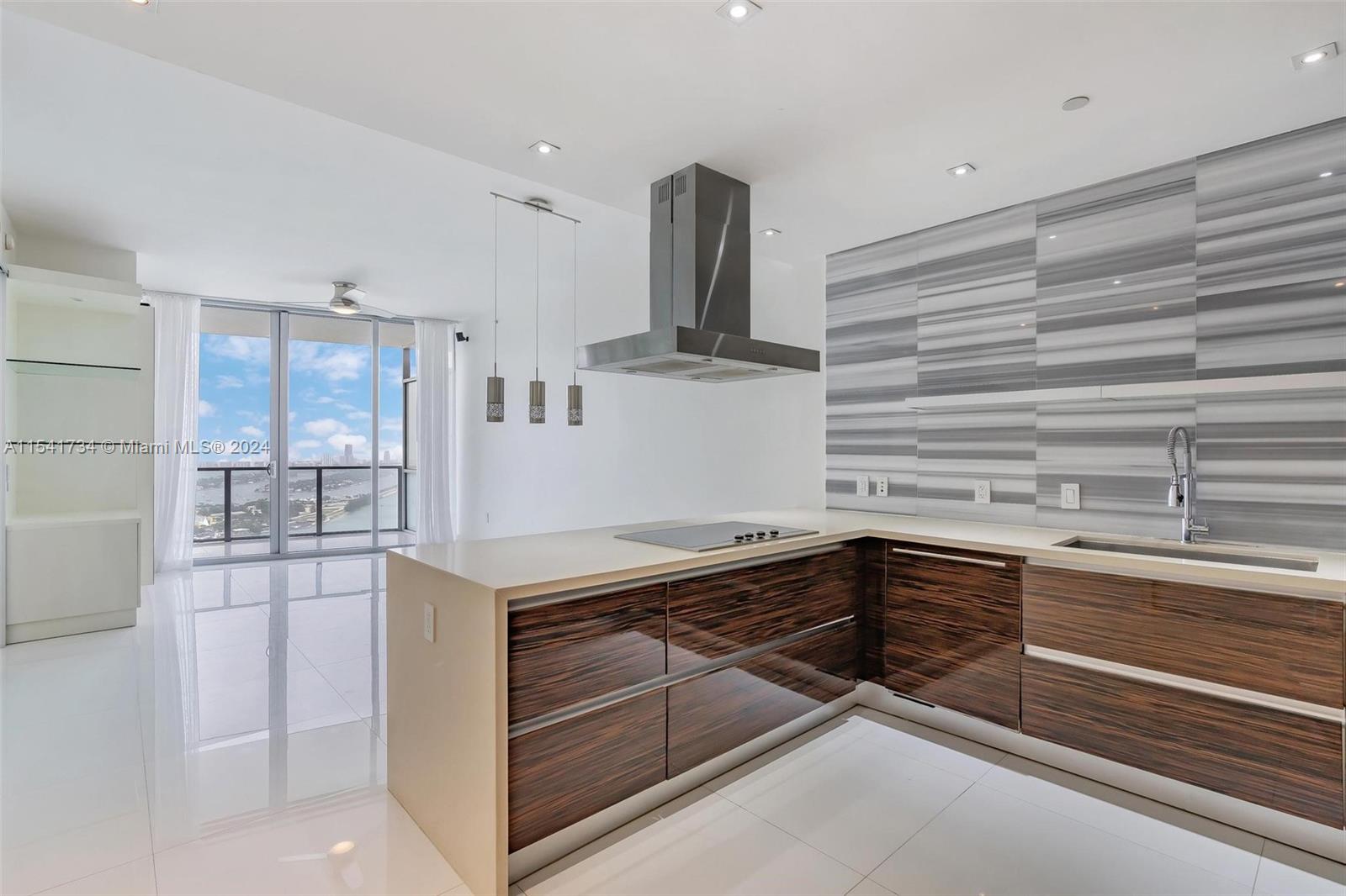 1100 Biscayne Blvd 4404, Miami, Florida 33132, 2 Bedrooms Bedrooms, ,2 BathroomsBathrooms,Residentiallease,For Rent,1100 Biscayne Blvd 4404,A11541734