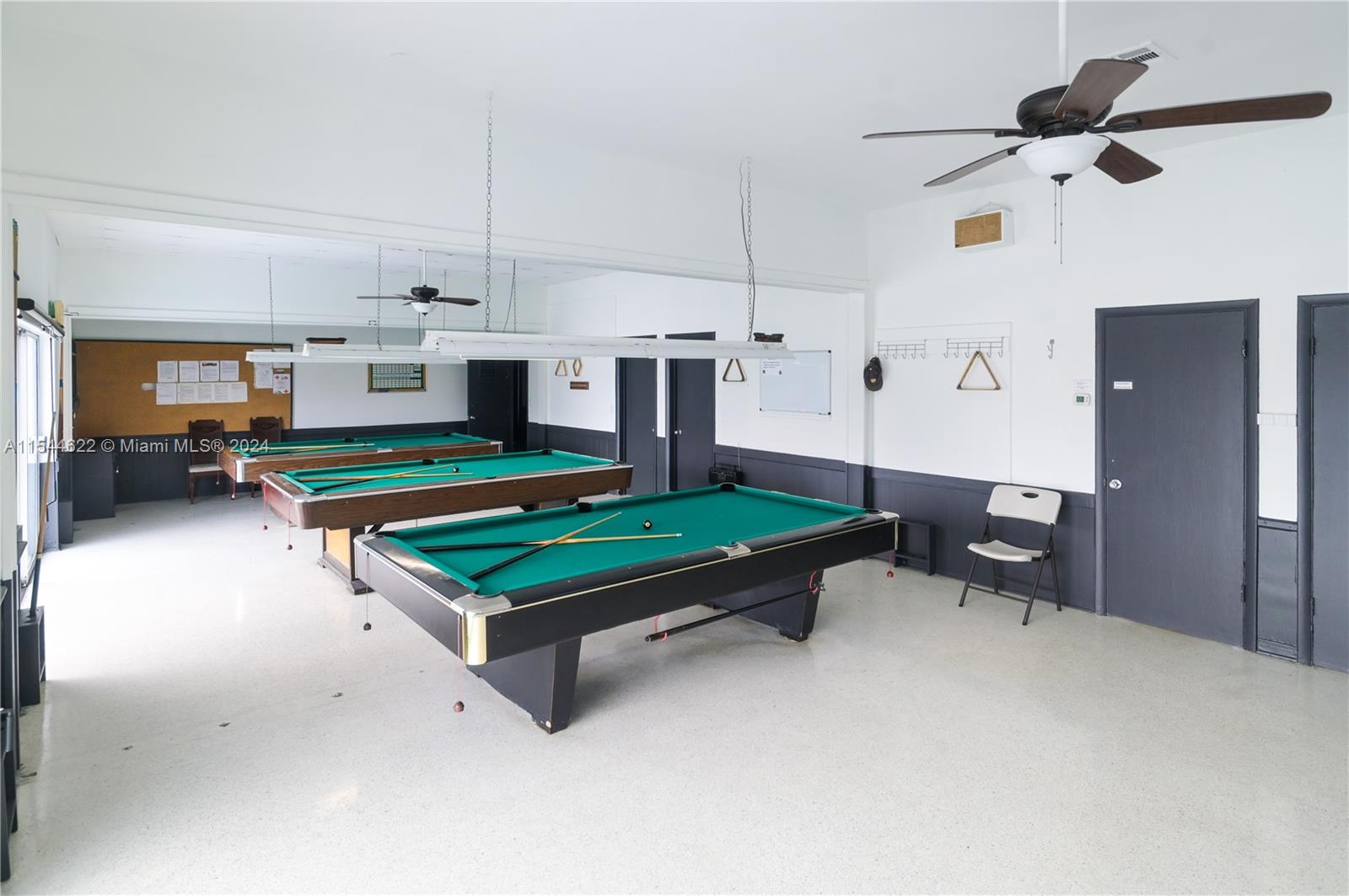 925 SW 11th Ave 17J, Hallandale Beach, Florida 33009, 1 Bedroom Bedrooms, ,1 BathroomBathrooms,Residential,For Sale,925 SW 11th Ave 17J,A11544622