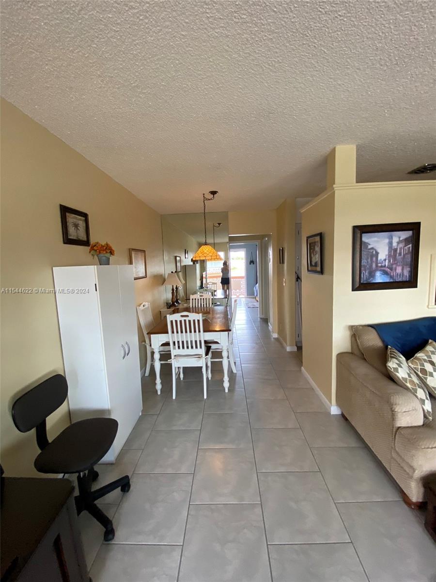 925 SW 11th Ave 17J, Hallandale Beach, Florida 33009, 1 Bedroom Bedrooms, ,1 BathroomBathrooms,Residential,For Sale,925 SW 11th Ave 17J,A11544622