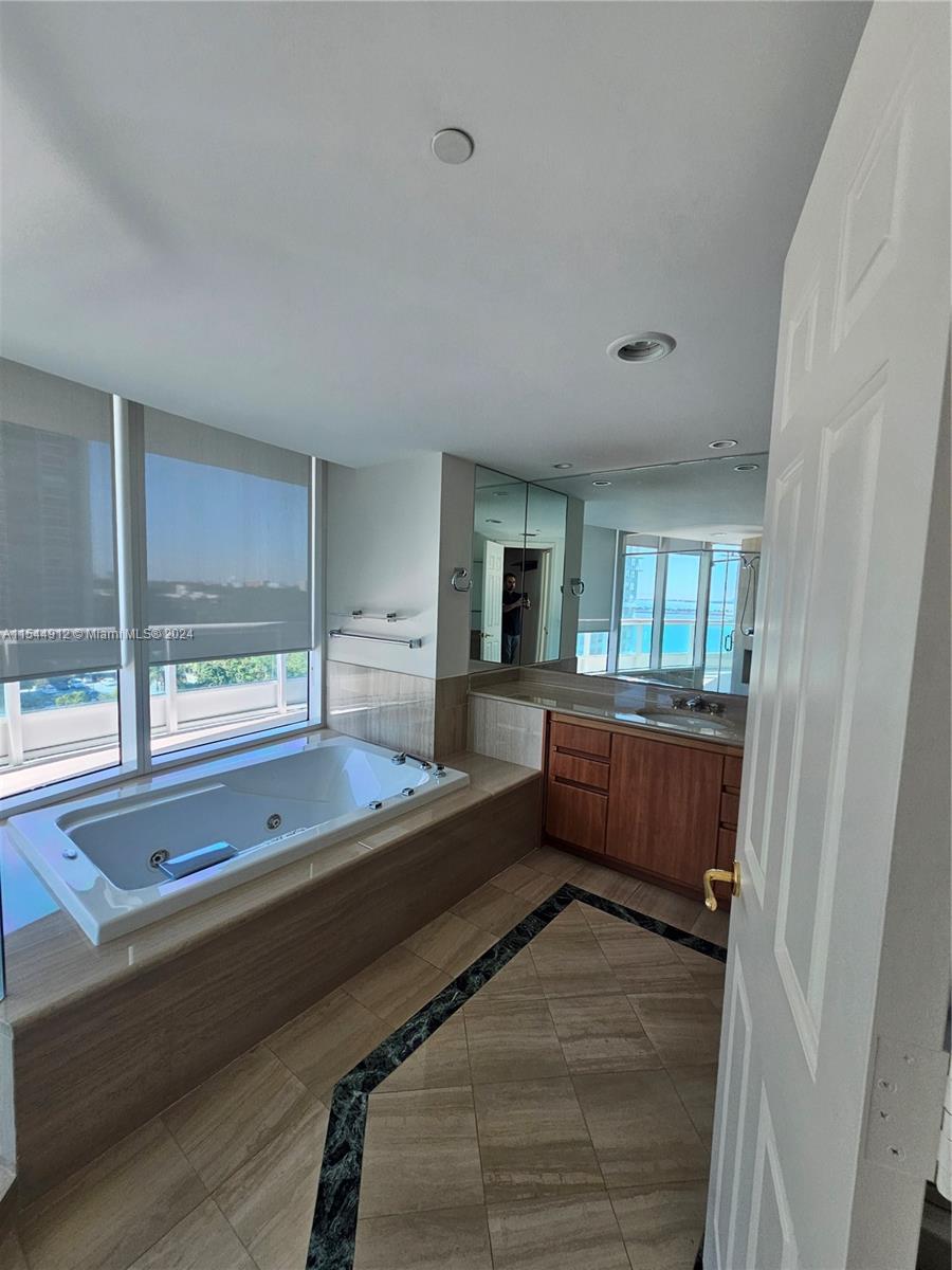 1643 Brickell Ave, Miami, FL, 33129 United States, 3 Bedrooms Bedrooms, ,4 BathroomsBathrooms,Residential,For Sale,Brickell Ave,A11544912