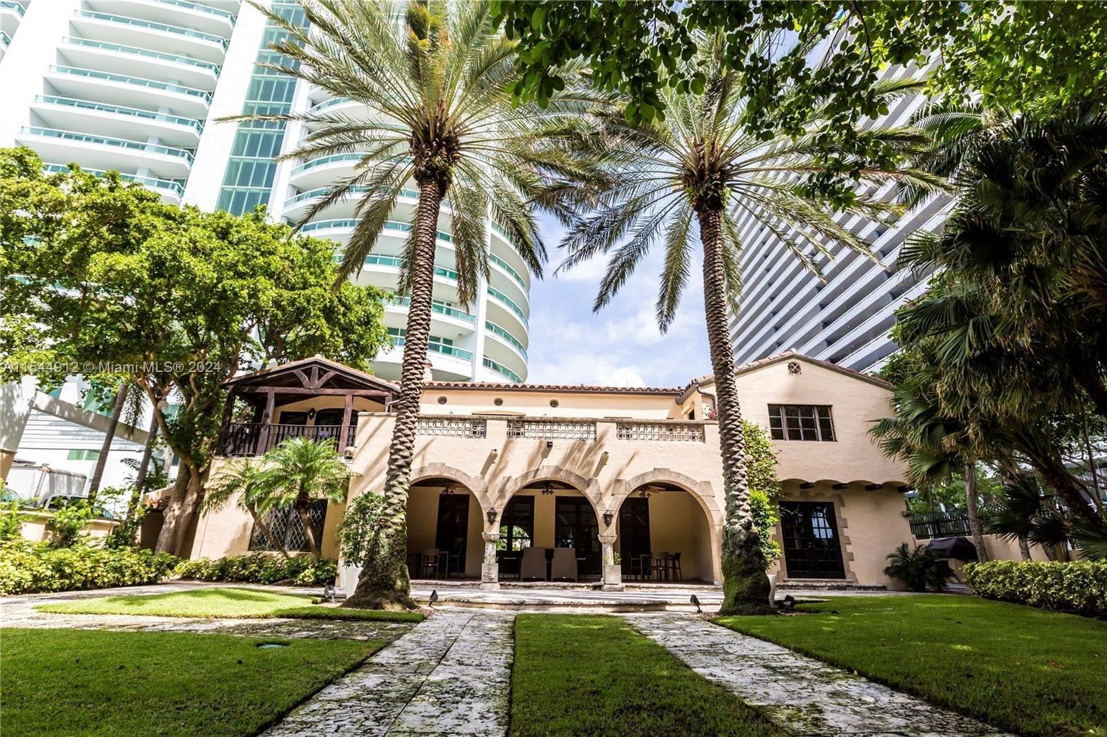 1643 Brickell Ave, Miami, FL, 33129 United States, 3 Bedrooms Bedrooms, ,4 BathroomsBathrooms,Residential,For Sale,Brickell Ave,A11544912