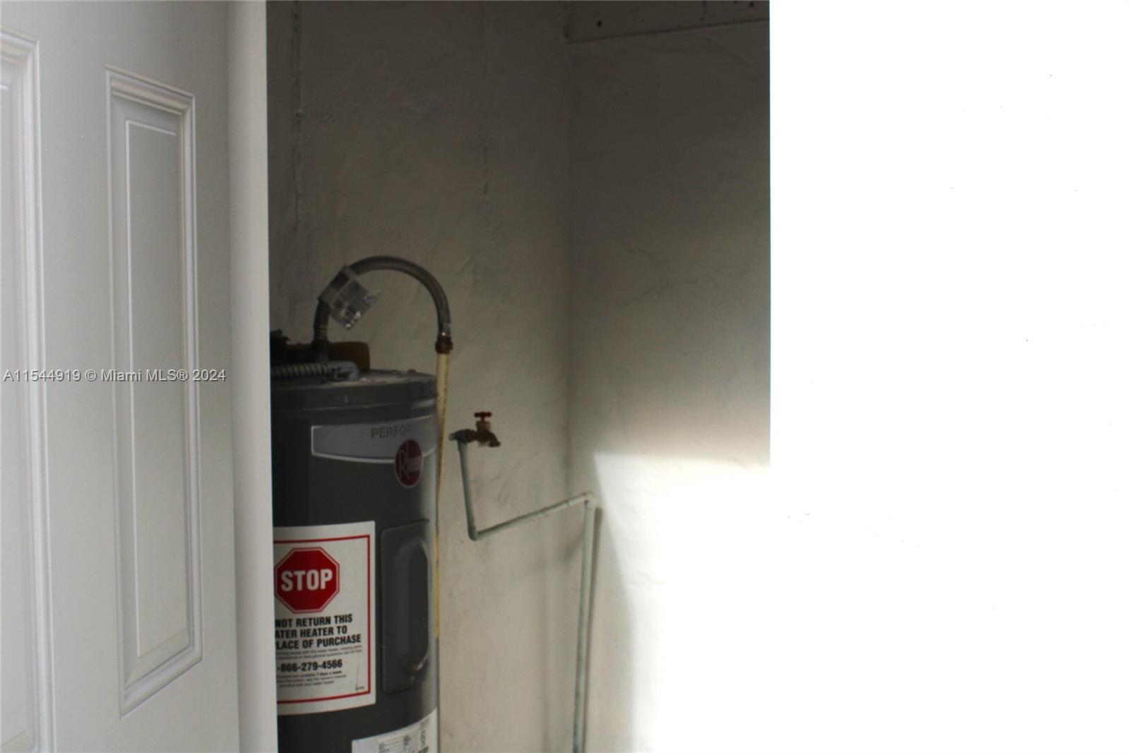 Fort Lauderdale, FL, 33311 United States, 3 Bedrooms Bedrooms, ,3 BathroomsBathrooms,Residential,For Sale,A11544919