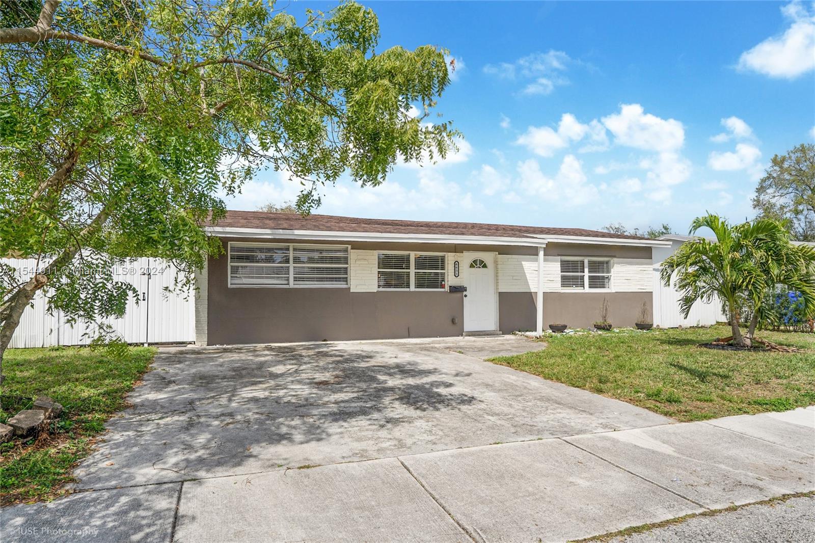 6651  Greene St  For Sale A11544911, FL