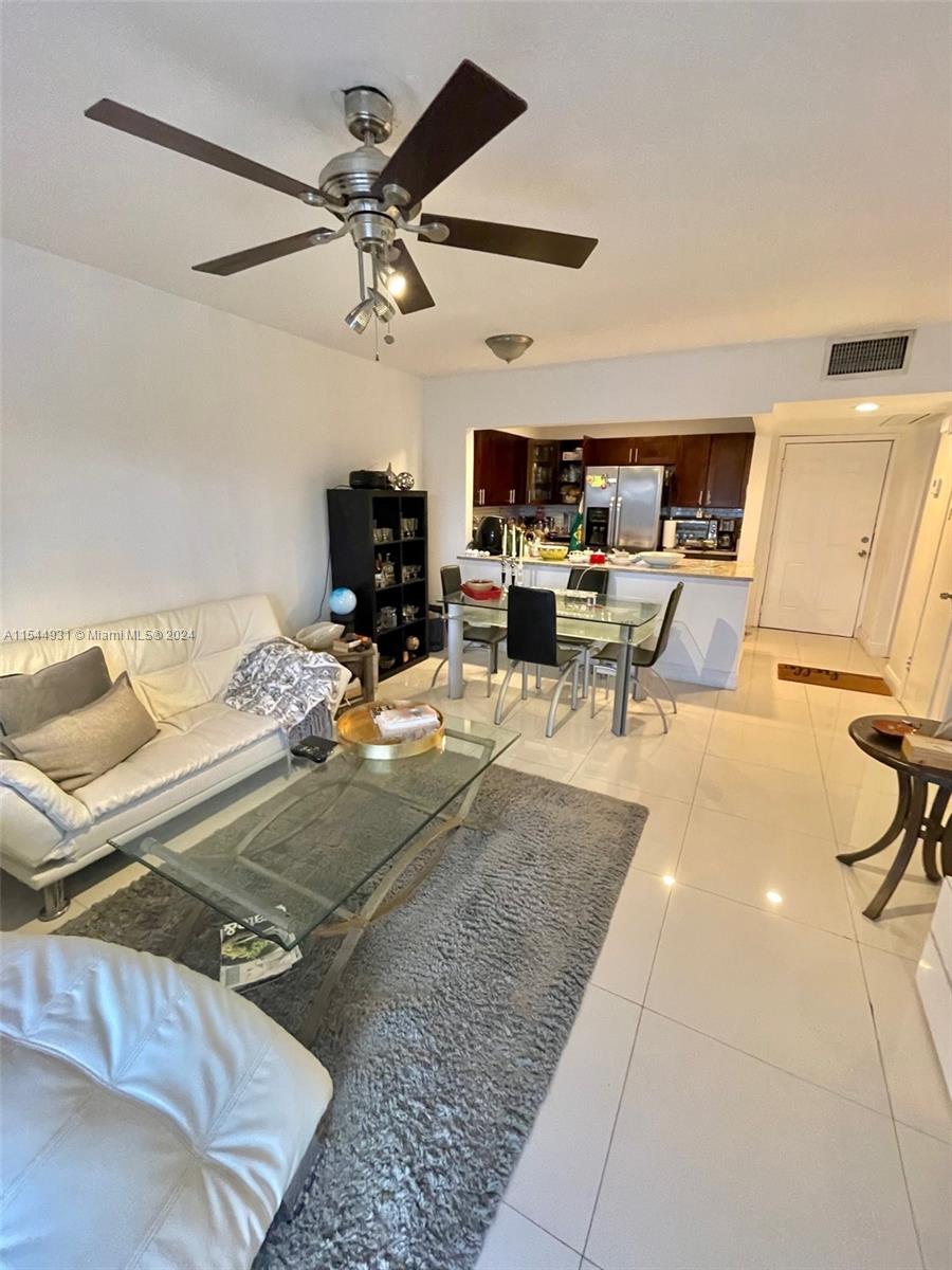 2880 NE 203rd St 30, Aventura, Florida 33180, 1 Bedroom Bedrooms, ,1 BathroomBathrooms,Residentiallease,For Rent,2880 NE 203rd St 30,A11544931