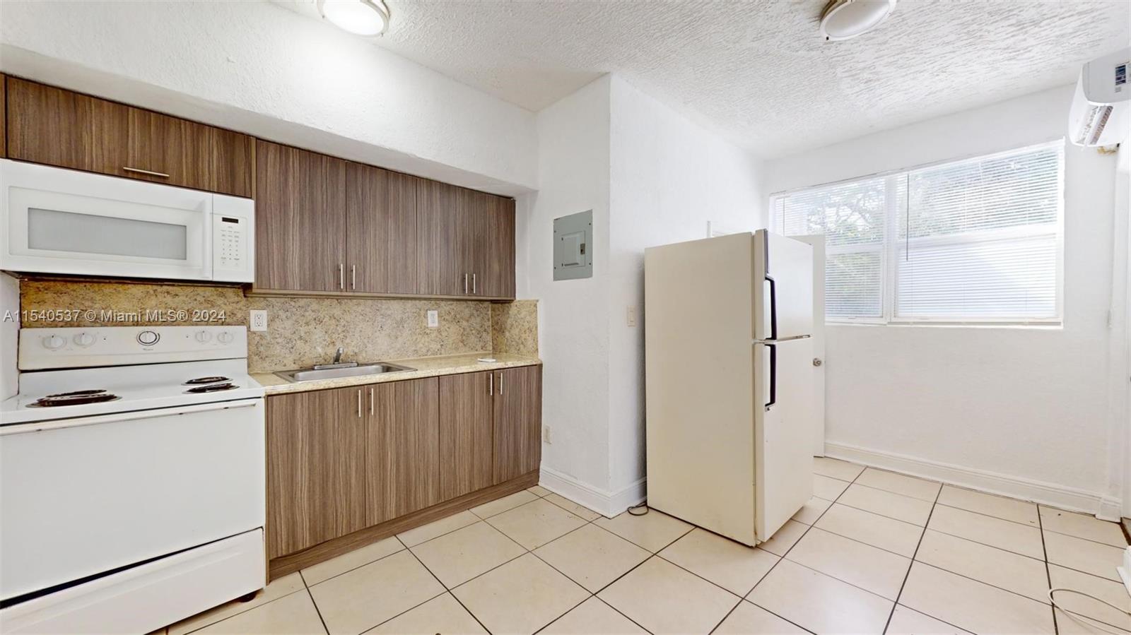 50 NW 79th St 1, Miami, Florida 33150, 1 Bedroom Bedrooms, ,1 BathroomBathrooms,Residentiallease,For Rent,50 NW 79th St 1,A11540537