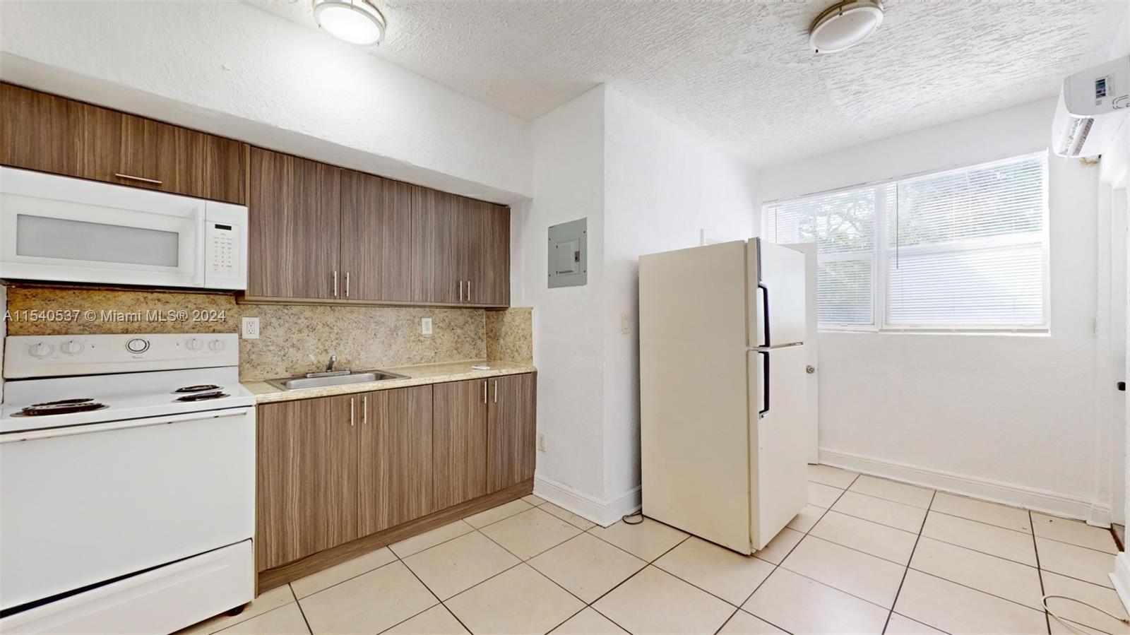 50 NW 79th St 1, Miami, Florida 33150, 1 Bedroom Bedrooms, ,1 BathroomBathrooms,Residentiallease,For Rent,50 NW 79th St 1,A11540537