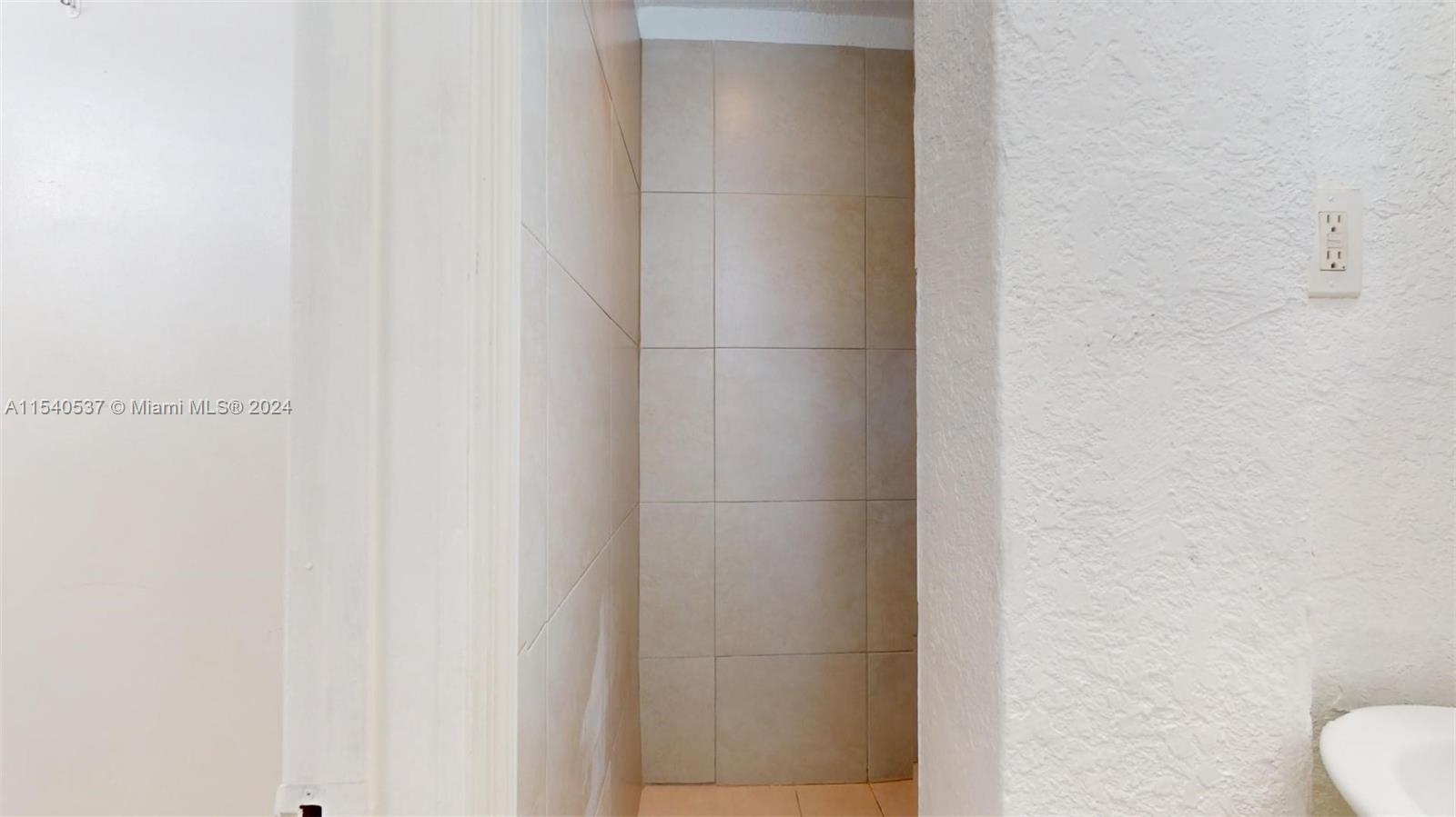 50 NW 79th St 1, Miami, Florida 33150, 1 Bedroom Bedrooms, ,1 BathroomBathrooms,Residentiallease,For Rent,50 NW 79th St 1,A11540537