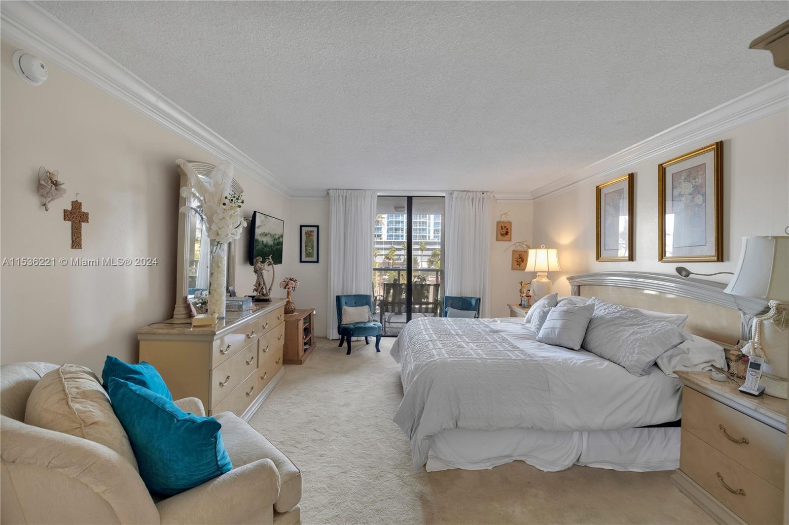 6423 Collins Ave 310, Miami Beach, Florida 33141, 2 Bedrooms Bedrooms, ,2 BathroomsBathrooms,Residential,For Sale,6423 Collins Ave 310,A11536221