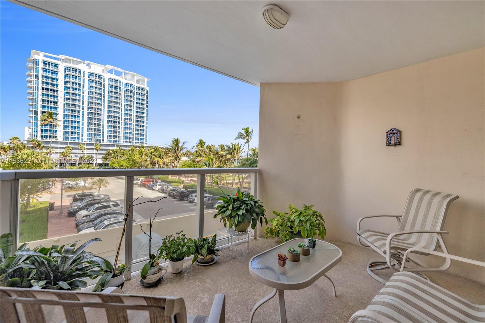6423 Collins Ave 310, Miami Beach, Florida 33141, 2 Bedrooms Bedrooms, ,2 BathroomsBathrooms,Residential,For Sale,6423 Collins Ave 310,A11536221