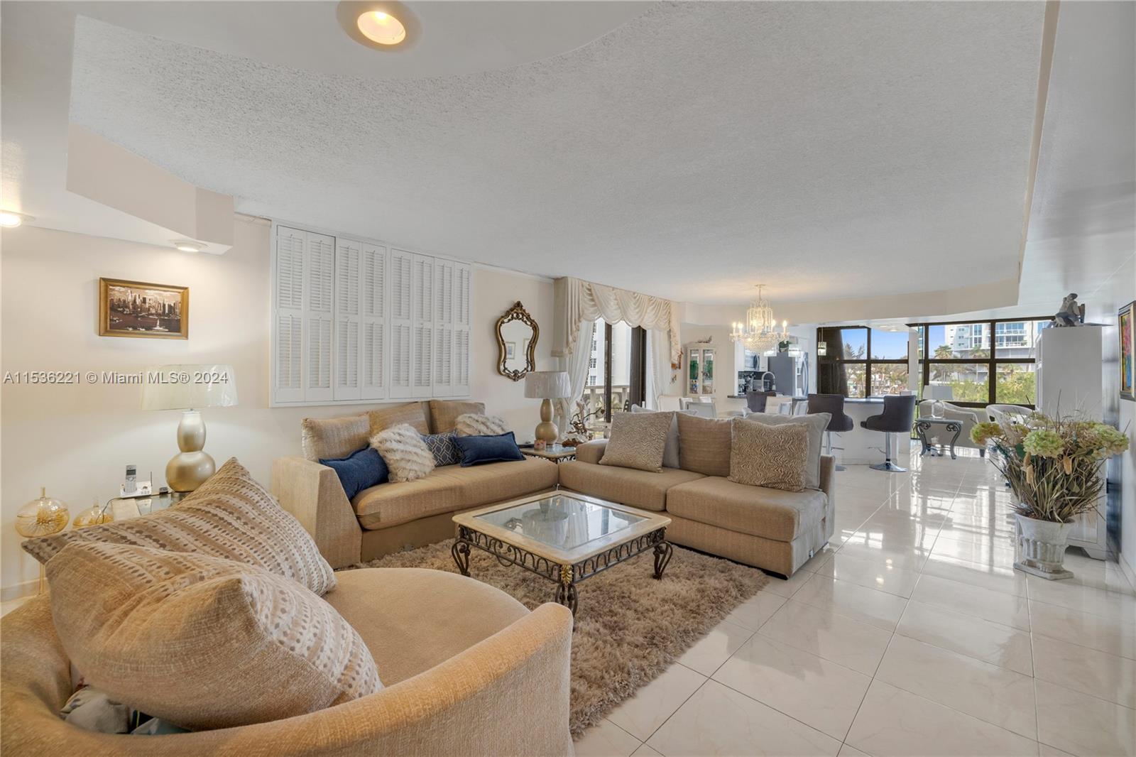 6423 Collins Ave 310, Miami Beach, Florida 33141, 2 Bedrooms Bedrooms, ,2 BathroomsBathrooms,Residential,For Sale,6423 Collins Ave 310,A11536221