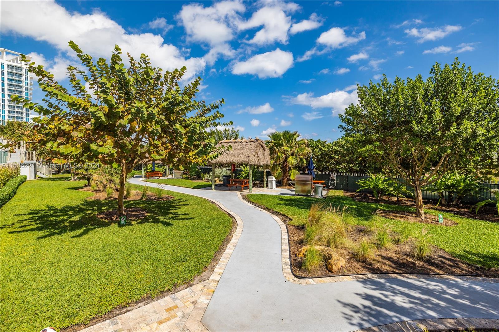 6423 Collins Ave 310, Miami Beach, Florida 33141, 2 Bedrooms Bedrooms, ,2 BathroomsBathrooms,Residential,For Sale,6423 Collins Ave 310,A11536221