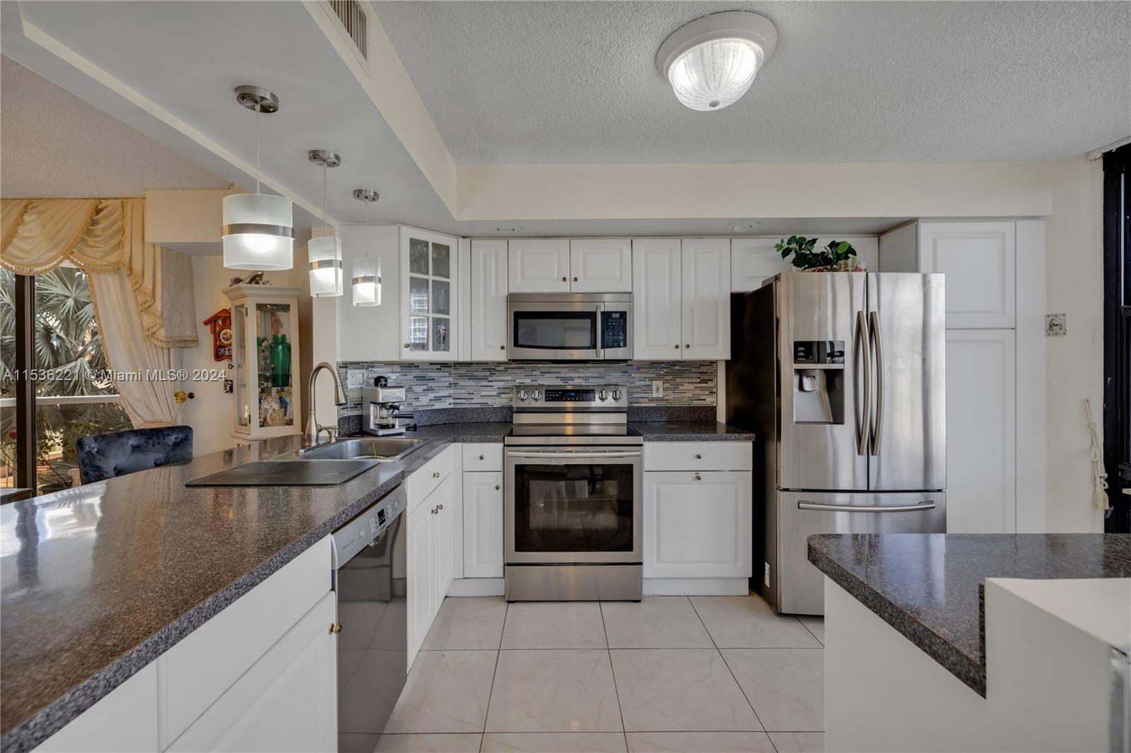 6423 Collins Ave 310, Miami Beach, Florida 33141, 2 Bedrooms Bedrooms, ,2 BathroomsBathrooms,Residential,For Sale,6423 Collins Ave 310,A11536221