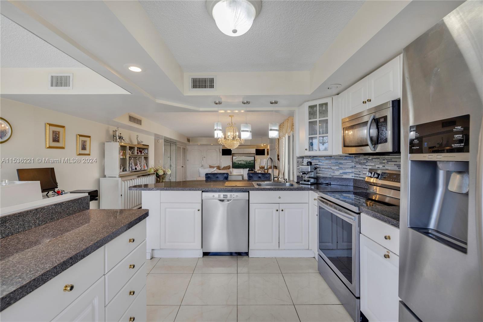 6423 Collins Ave 310, Miami Beach, Florida 33141, 2 Bedrooms Bedrooms, ,2 BathroomsBathrooms,Residential,For Sale,6423 Collins Ave 310,A11536221