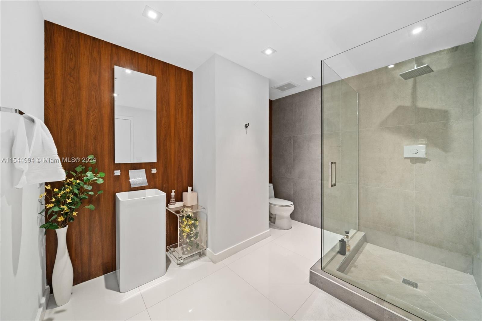 3301 NE 1st Ave L04PH7, Miami, Florida 33137, 3 Bedrooms Bedrooms, ,4 BathroomsBathrooms,Residential,For Sale,3301 NE 1st Ave L04PH7,A11544994