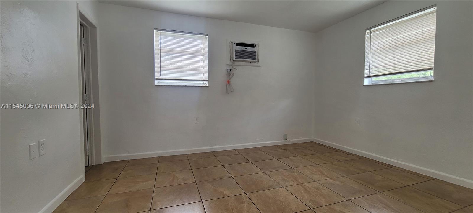 567 NW 90th St 3, El Portal, Florida 33150, 1 Bedroom Bedrooms, ,1 BathroomBathrooms,Residentiallease,For Rent,567 NW 90th St 3,A11545006