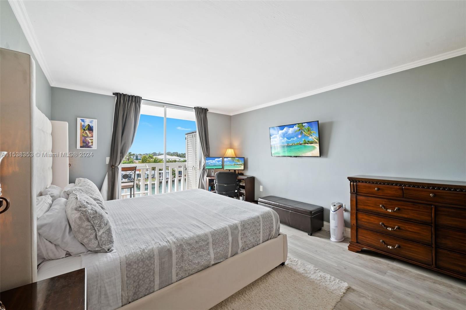 8530 Byron Ave 404, Miami Beach, Florida 33141, 2 Bedrooms Bedrooms, ,2 BathroomsBathrooms,Residential,For Sale,8530 Byron Ave 404,A11538353