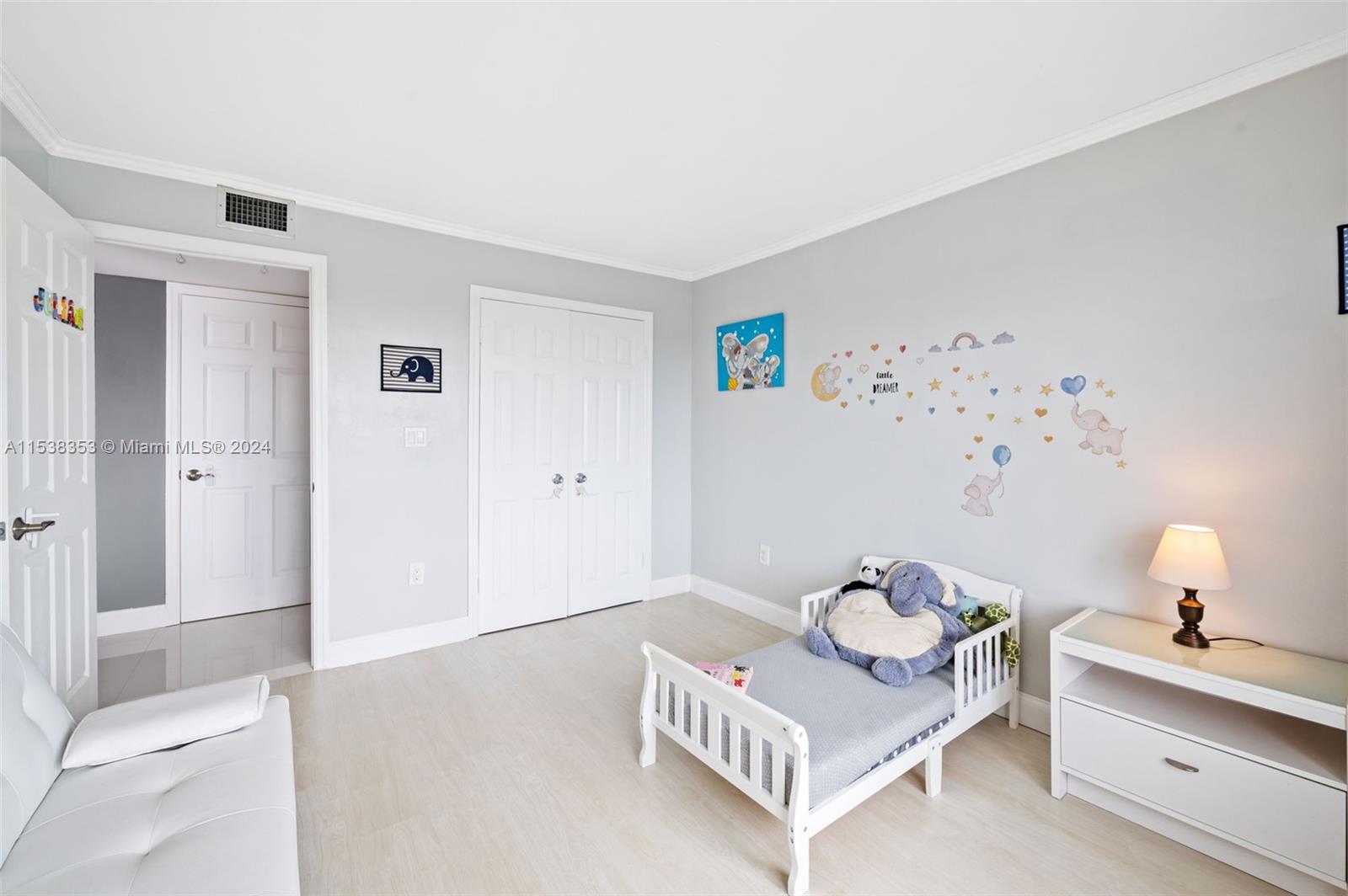 8530 Byron Ave 404, Miami Beach, Florida 33141, 2 Bedrooms Bedrooms, ,2 BathroomsBathrooms,Residential,For Sale,8530 Byron Ave 404,A11538353