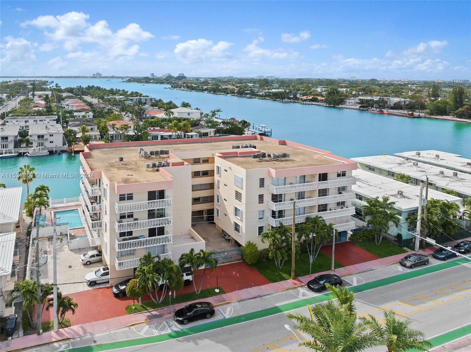 8530 Byron Ave 404, Miami Beach, Florida 33141, 2 Bedrooms Bedrooms, ,2 BathroomsBathrooms,Residential,For Sale,8530 Byron Ave 404,A11538353