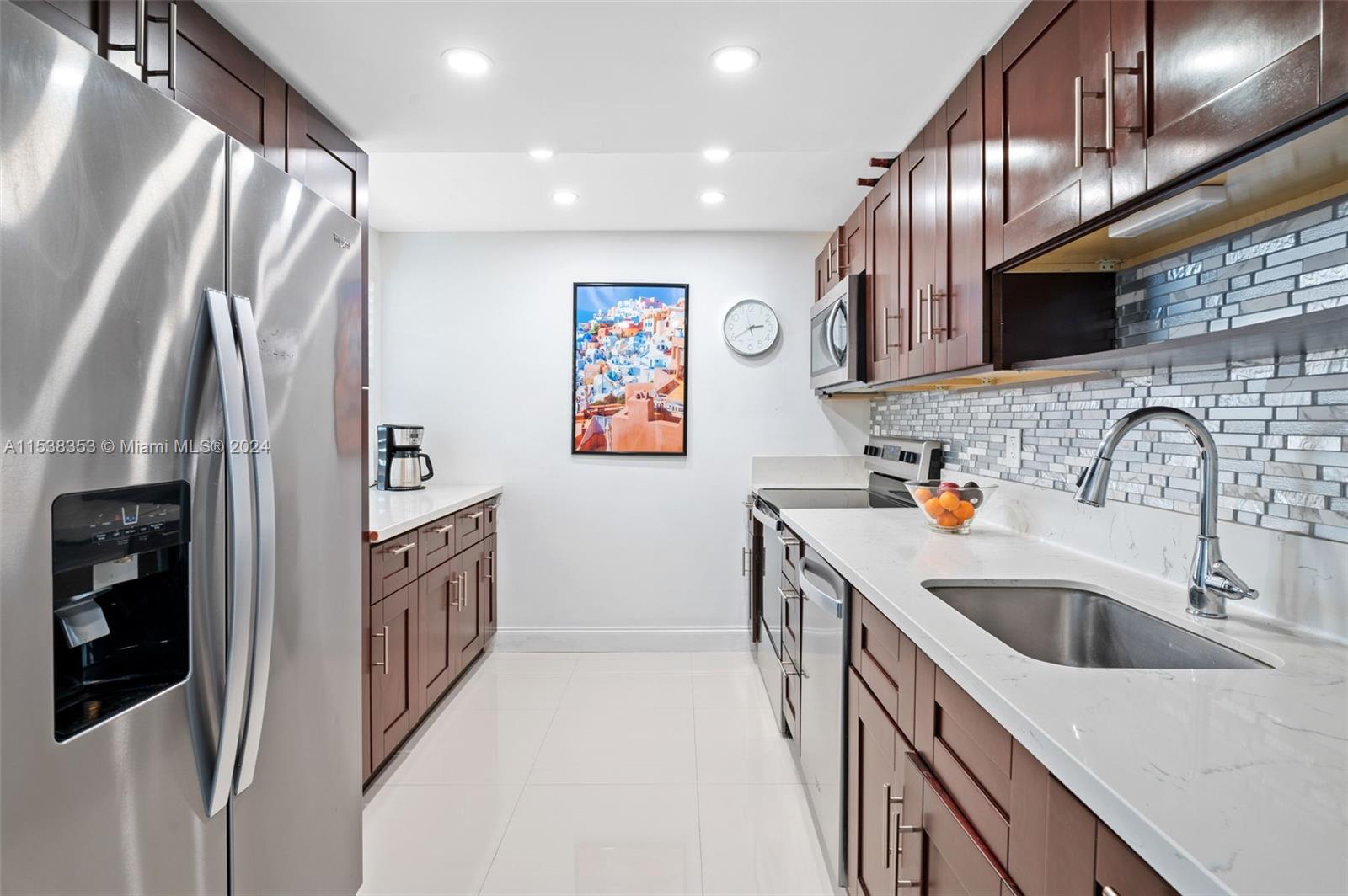 8530 Byron Ave 404, Miami Beach, Florida 33141, 2 Bedrooms Bedrooms, ,2 BathroomsBathrooms,Residential,For Sale,8530 Byron Ave 404,A11538353