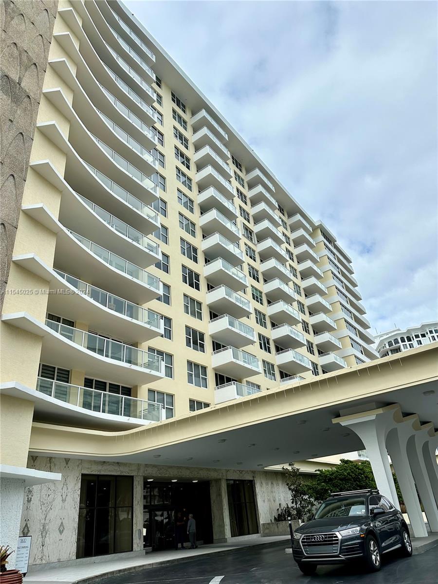 5600 Collins Ave 3B, Miami Beach, Florida 33140, 2 Bedrooms Bedrooms, ,2 BathroomsBathrooms,Residentiallease,For Rent,5600 Collins Ave 3B,A11545025