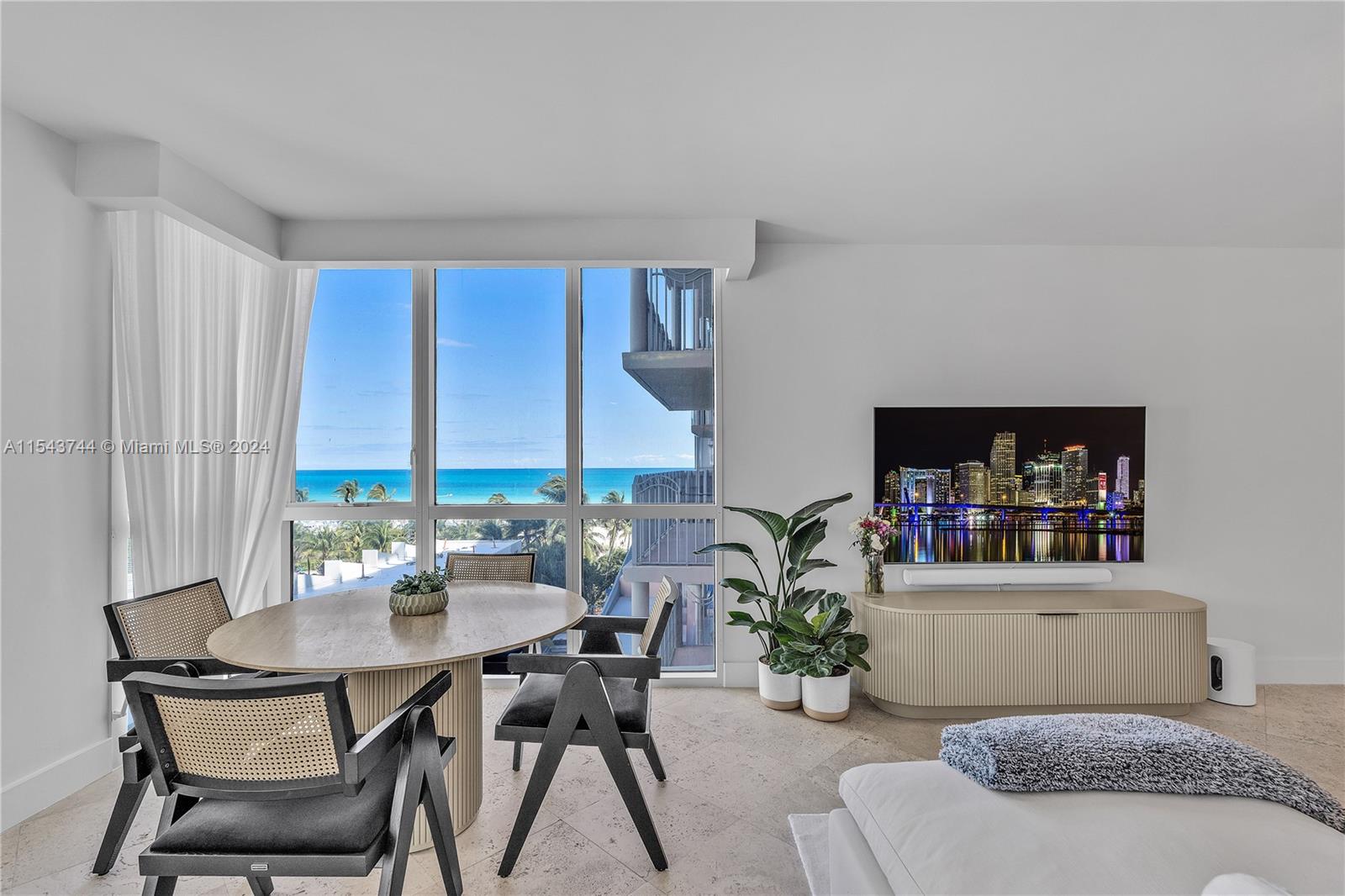 1500 Ocean Dr 607, Miami Beach, Florida 33139, 2 Bedrooms Bedrooms, ,2 BathroomsBathrooms,Residentiallease,For Rent,1500 Ocean Dr 607,A11543744