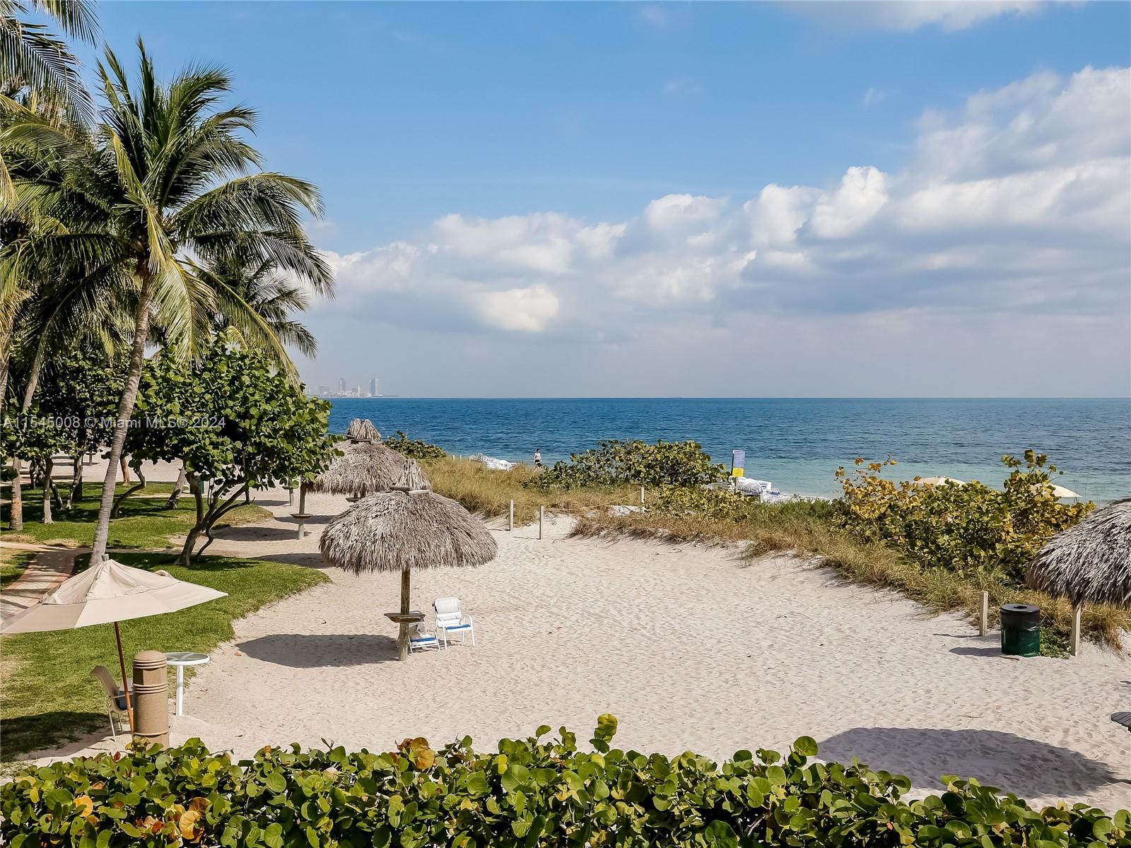 1111 Crandon Blvd A606, Key Biscayne, Florida 33149, 2 Bedrooms Bedrooms, ,2 BathroomsBathrooms,Residentiallease,For Rent,1111 Crandon Blvd A606,A11545008