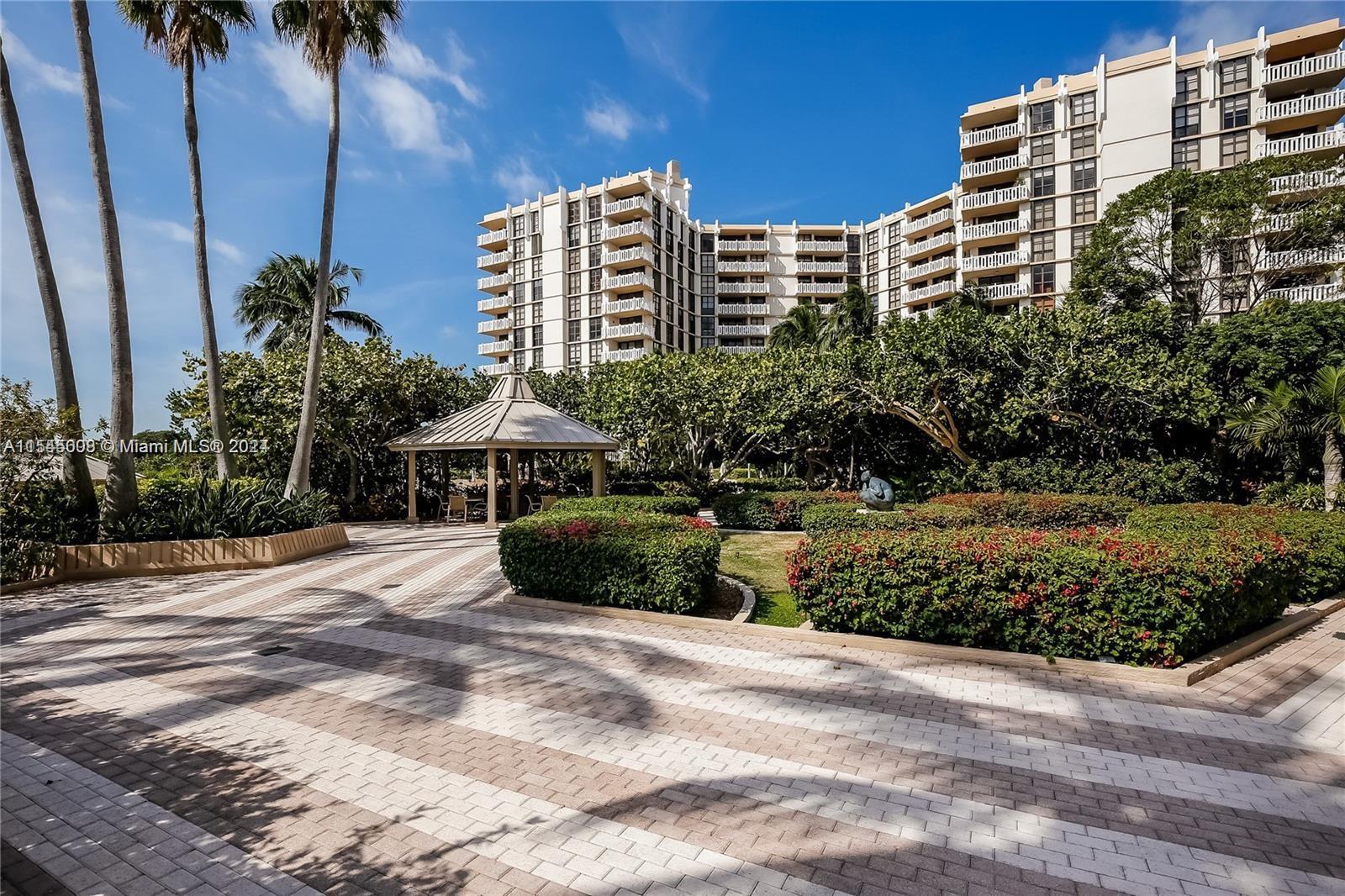 1111 Crandon Blvd A606, Key Biscayne, Florida 33149, 2 Bedrooms Bedrooms, ,2 BathroomsBathrooms,Residentiallease,For Rent,1111 Crandon Blvd A606,A11545008