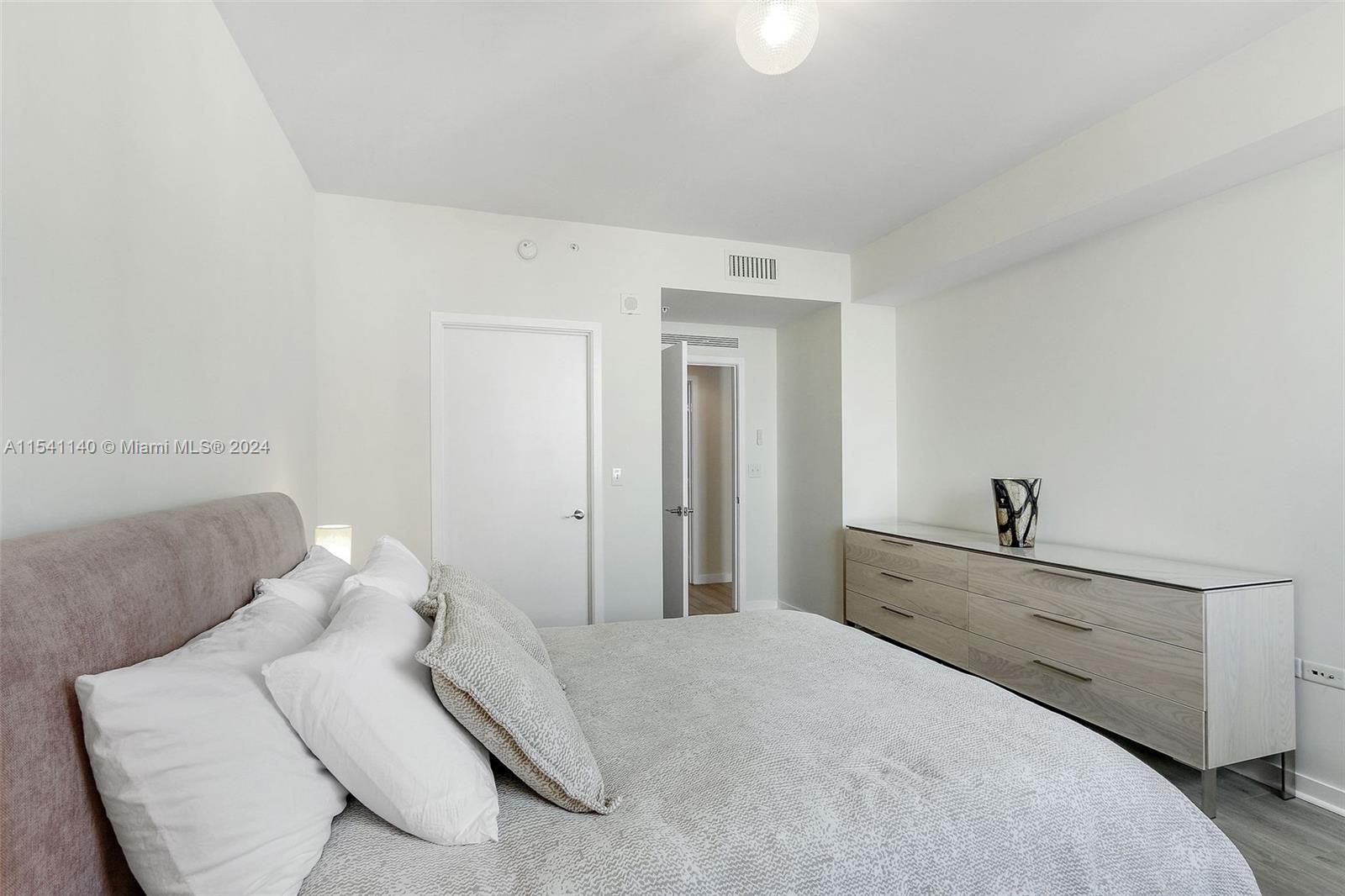 999 SW 1st Avenue 1412, Miami, Florida 33130, 2 Bedrooms Bedrooms, ,2 BathroomsBathrooms,Residential,For Sale,999 SW 1st Avenue 1412,A11541140