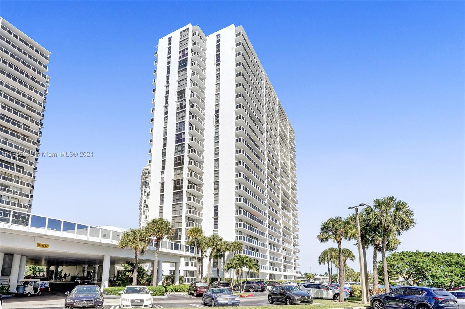 20505 E Country Club Dr 1932, Aventura, Florida 33180, 2 Bedrooms Bedrooms, ,2 BathroomsBathrooms,Residentiallease,For Rent,20505 E Country Club Dr 1932,A11545032