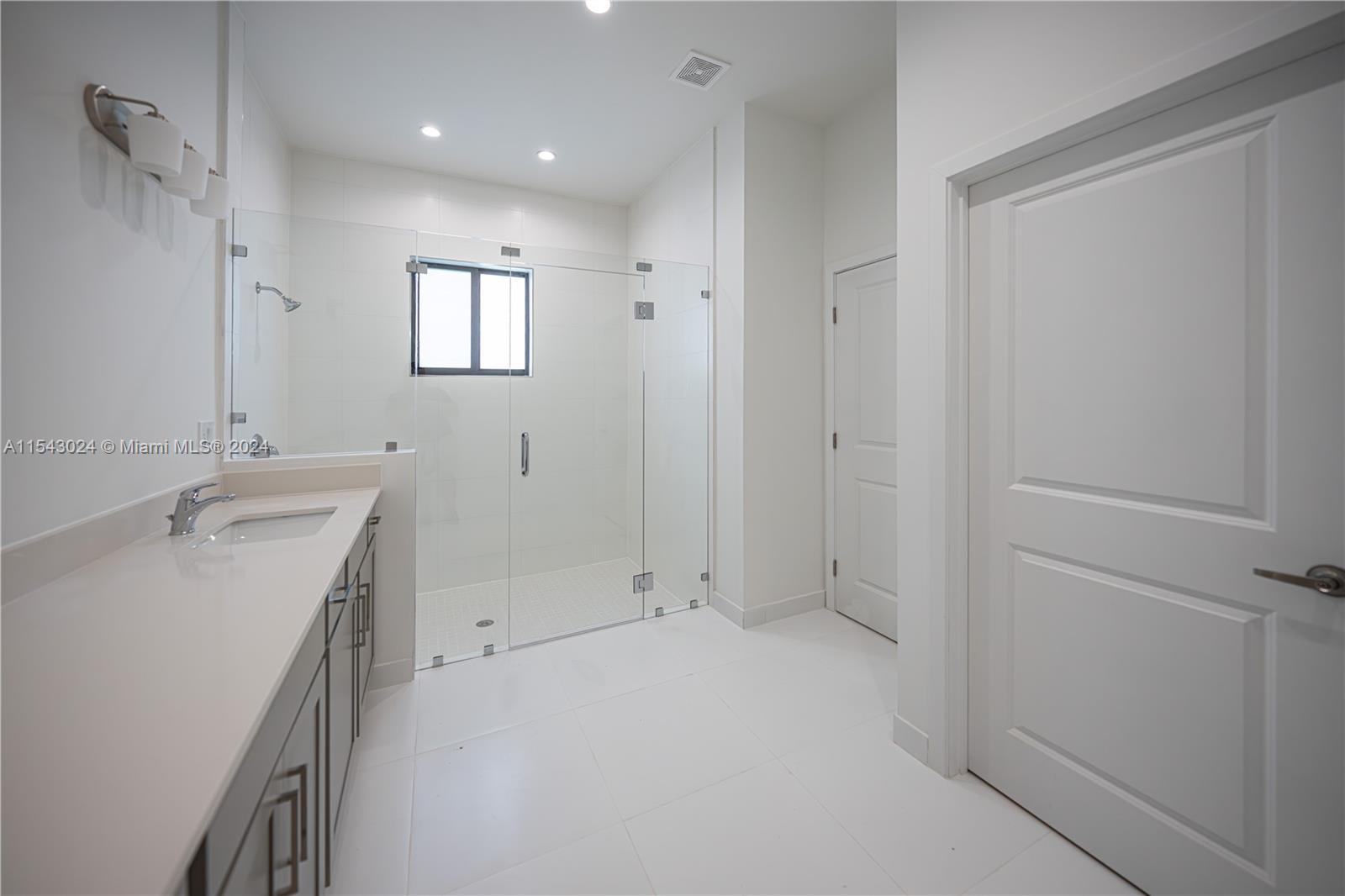 15561 SW 159 Terr, Miami, Florida 33187, 5 Bedrooms Bedrooms, ,5 BathroomsBathrooms,Residential,For Sale,15561 SW 159 Terr,A11543024