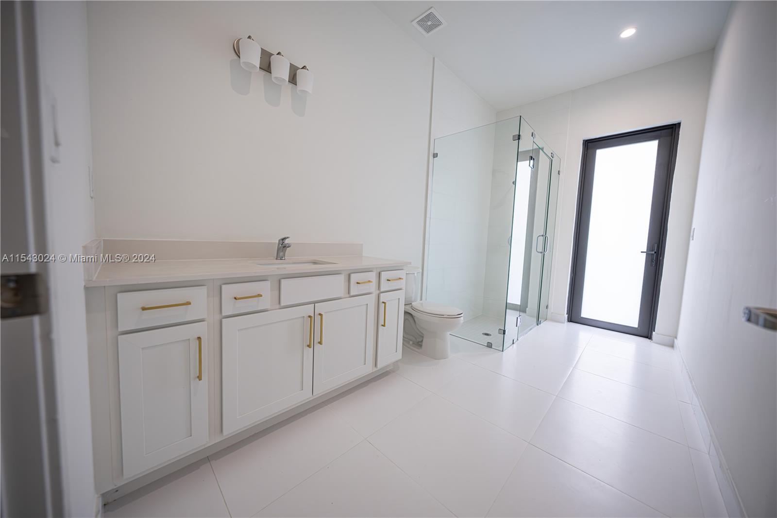 15561 SW 159 Terr, Miami, Florida 33187, 5 Bedrooms Bedrooms, ,5 BathroomsBathrooms,Residential,For Sale,15561 SW 159 Terr,A11543024