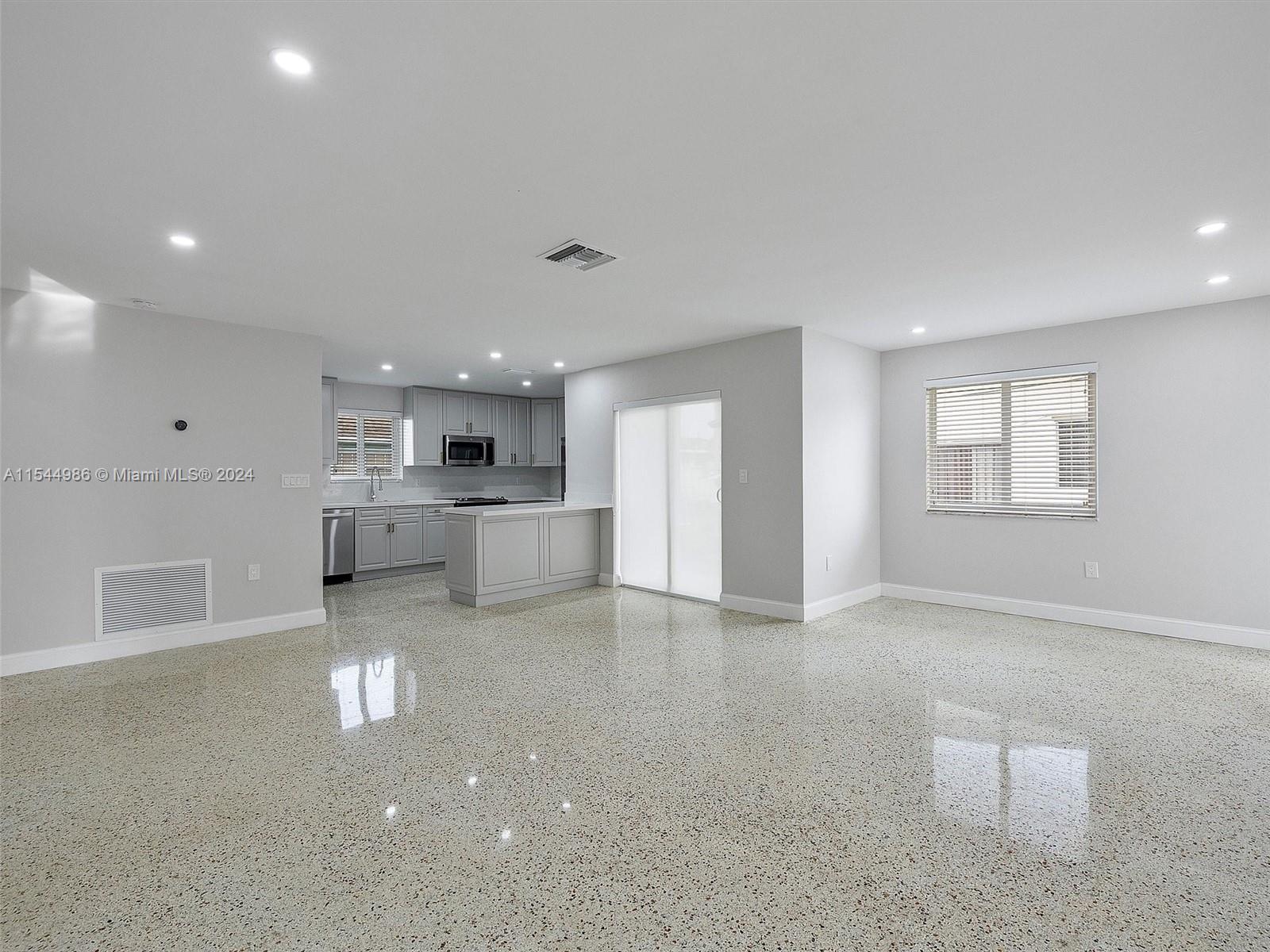 3820 SW 92nd Ave 3820, Miami, Florida 33165, 3 Bedrooms Bedrooms, ,2 BathroomsBathrooms,Residentiallease,For Rent,3820 SW 92nd Ave 3820,A11544986