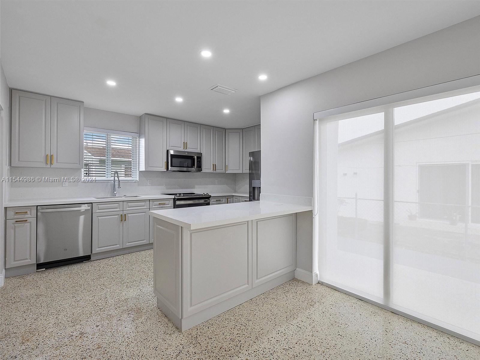 3820 SW 92nd Ave 3820, Miami, Florida 33165, 3 Bedrooms Bedrooms, ,2 BathroomsBathrooms,Residentiallease,For Rent,3820 SW 92nd Ave 3820,A11544986