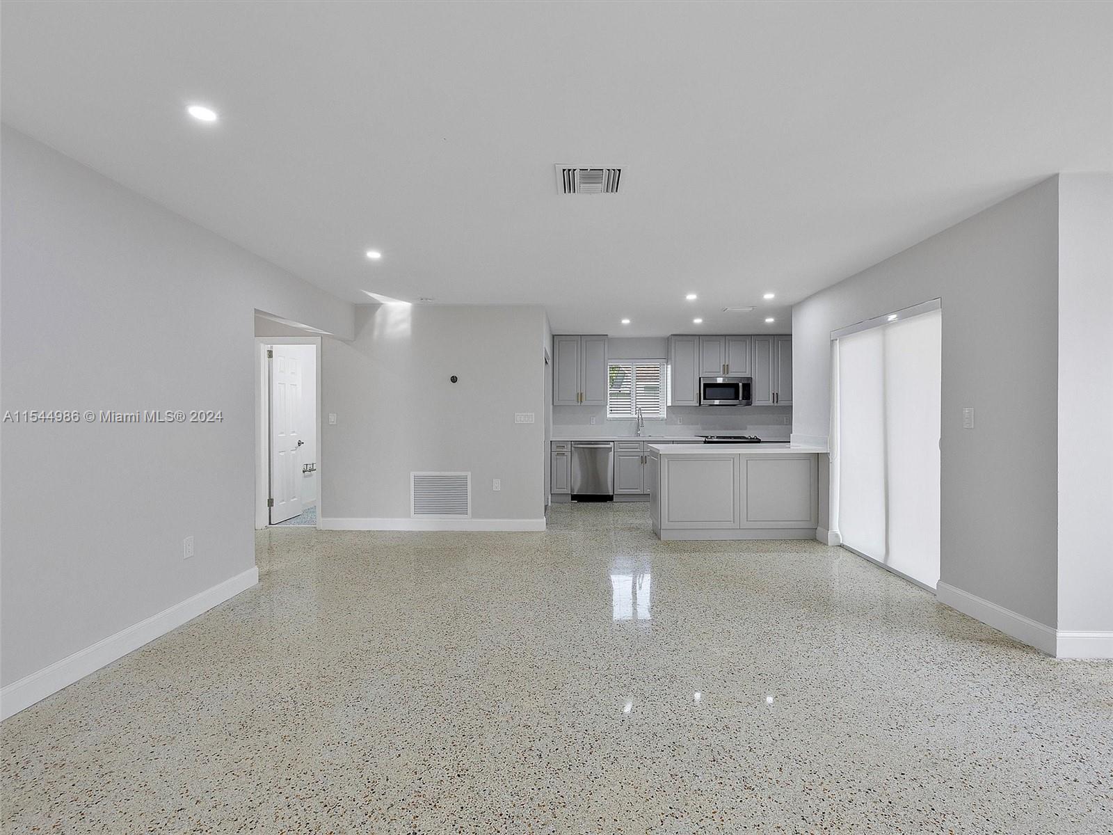 3820 SW 92nd Ave 3820, Miami, Florida 33165, 3 Bedrooms Bedrooms, ,2 BathroomsBathrooms,Residentiallease,For Rent,3820 SW 92nd Ave 3820,A11544986