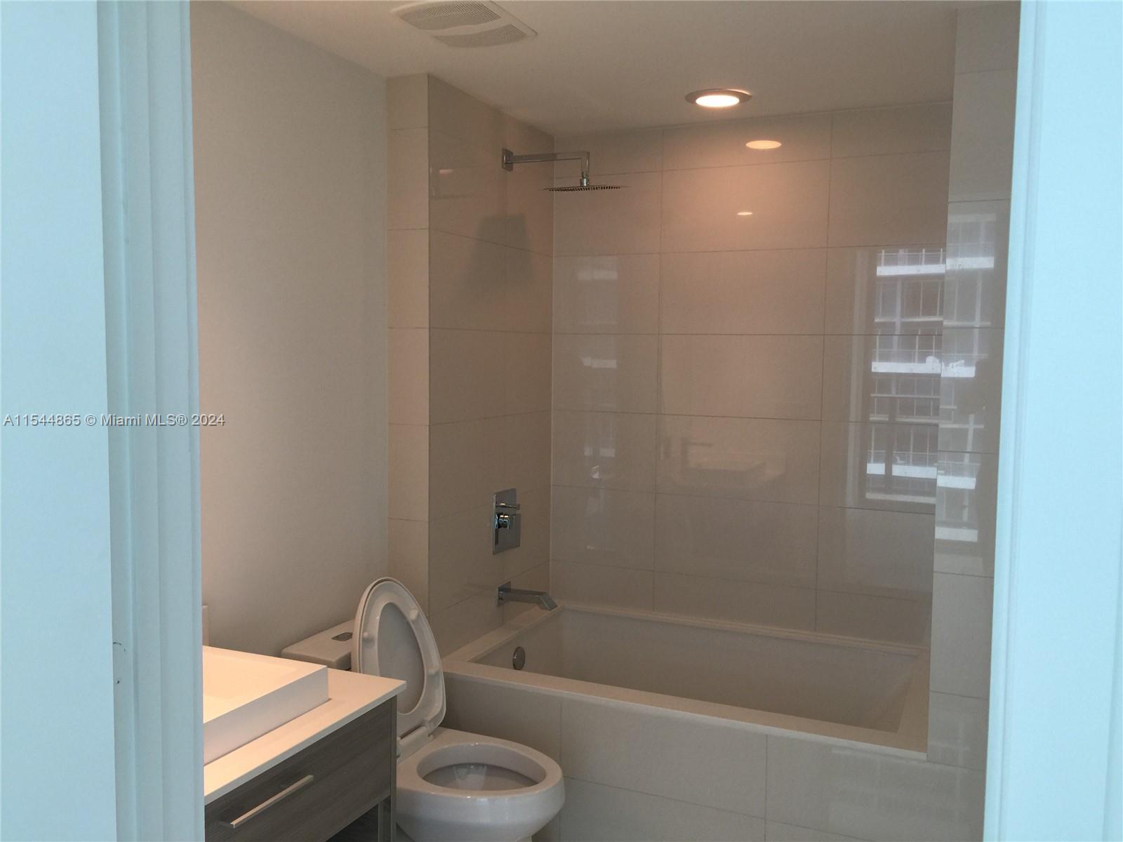1300 S Miami Ave 3308, Miami, Florida 33130, 1 Bedroom Bedrooms, ,1 BathroomBathrooms,Residentiallease,For Rent,1300 S Miami Ave 3308,A11544865