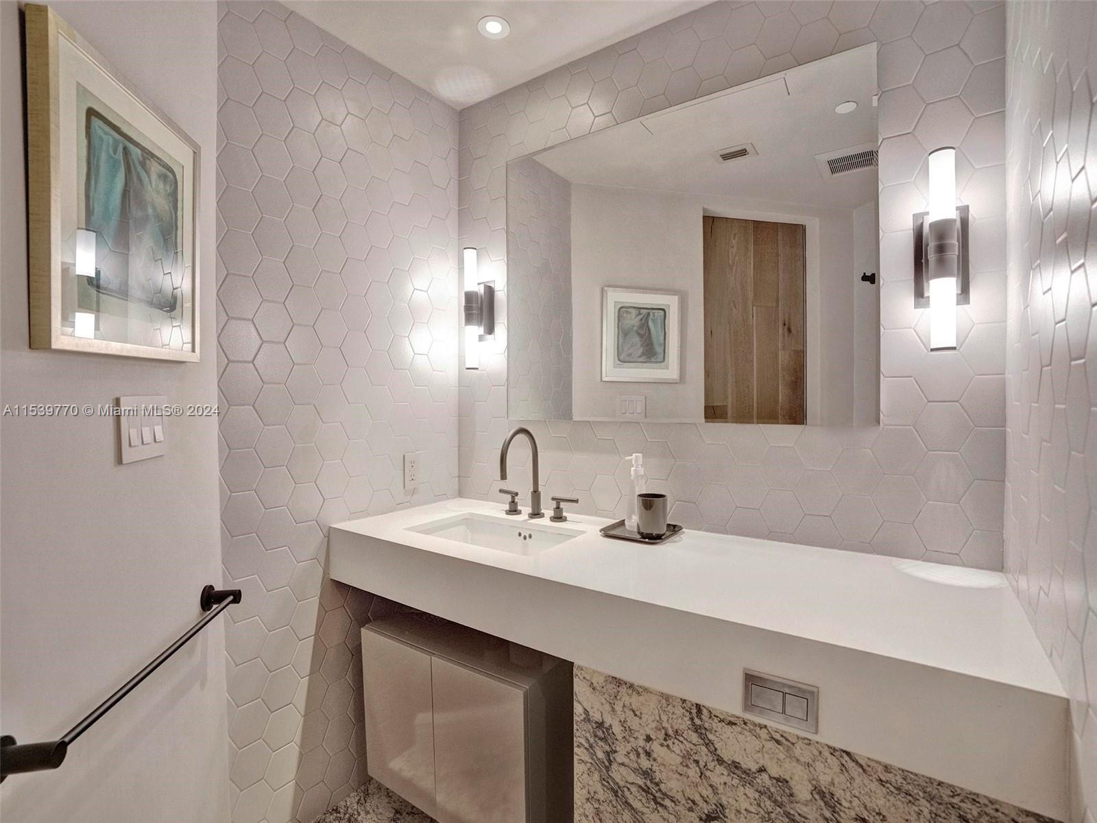 1331 Brickell Bay Dr 1807, Miami, Florida 33131, 3 Bedrooms Bedrooms, ,3 BathroomsBathrooms,Residential,For Sale,1331 Brickell Bay Dr 1807,A11539770