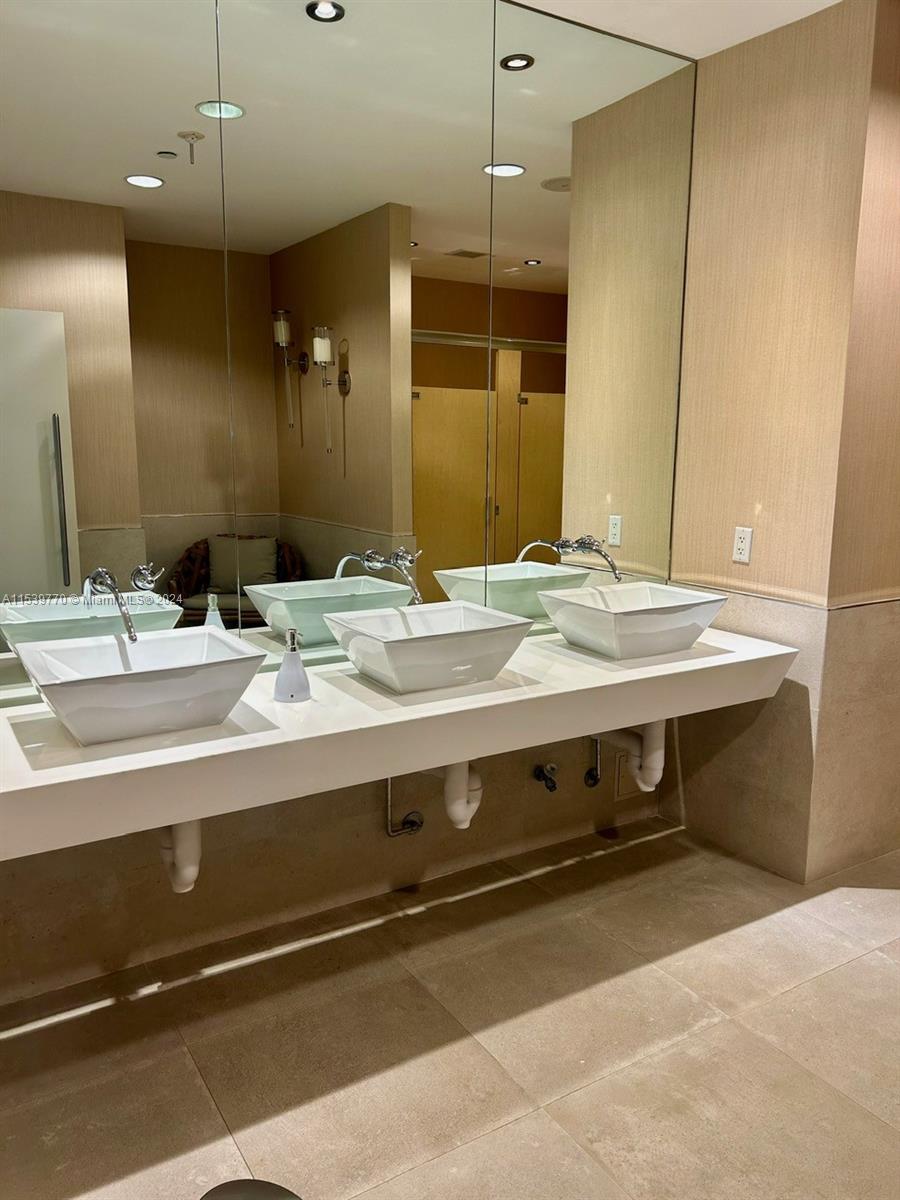 1331 Brickell Bay Dr 1807, Miami, Florida 33131, 3 Bedrooms Bedrooms, ,3 BathroomsBathrooms,Residential,For Sale,1331 Brickell Bay Dr 1807,A11539770