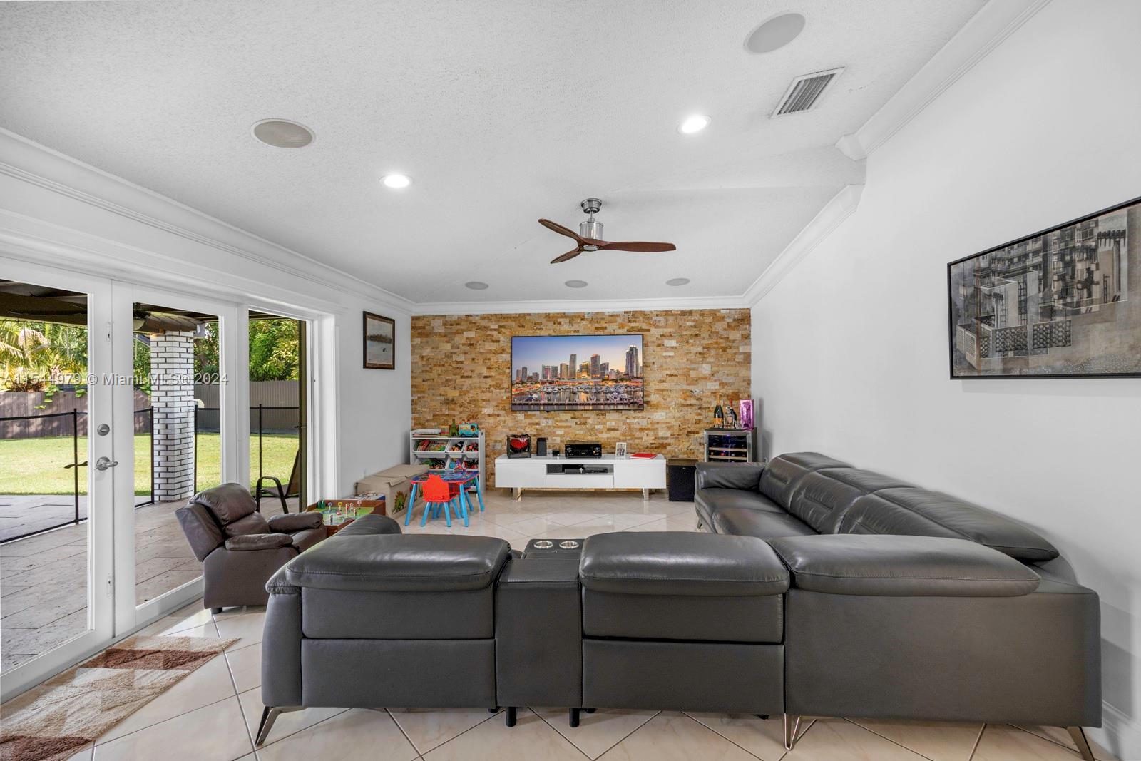 15559 SW 69th Ter, Miami, Florida 33193, 4 Bedrooms Bedrooms, ,2 BathroomsBathrooms,Residential,For Sale,15559 SW 69th Ter,A11544979