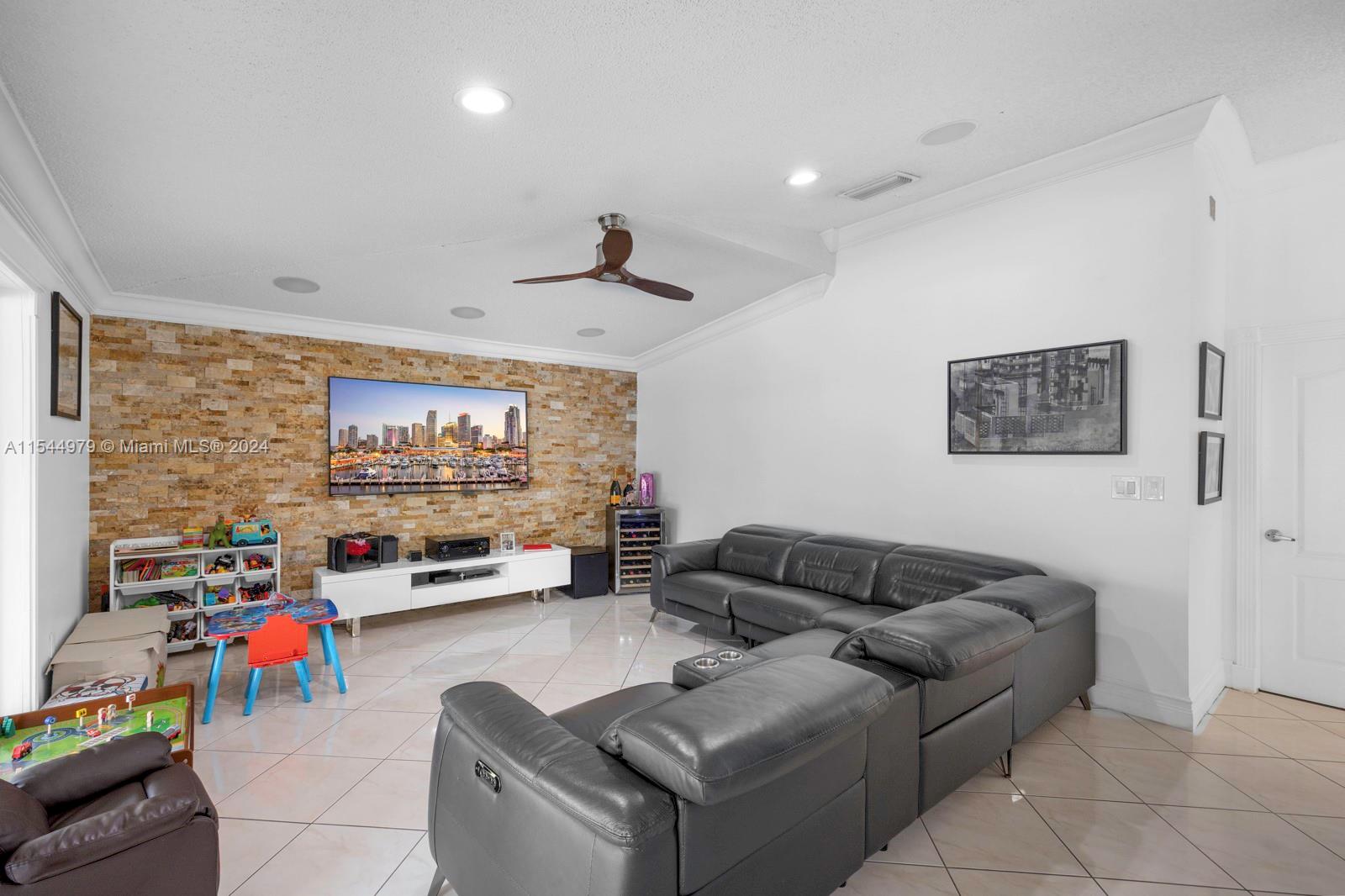 15559 SW 69th Ter, Miami, Florida 33193, 4 Bedrooms Bedrooms, ,2 BathroomsBathrooms,Residential,For Sale,15559 SW 69th Ter,A11544979