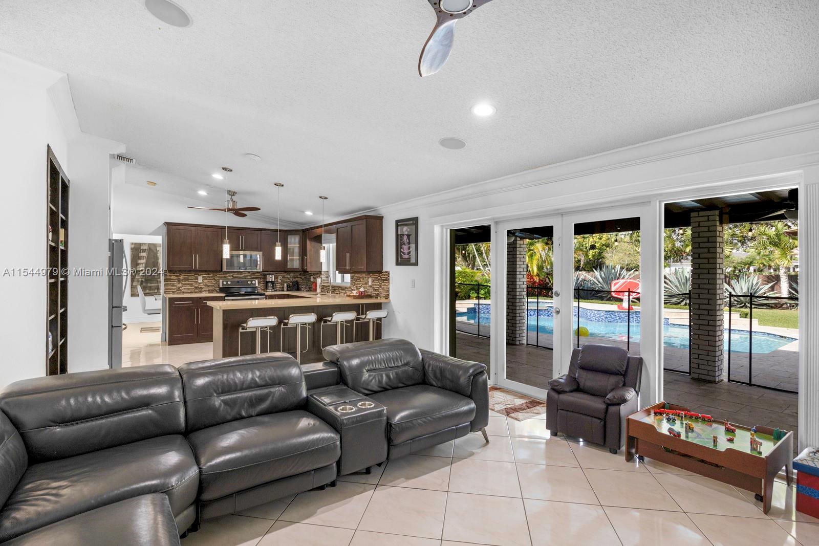 15559 SW 69th Ter, Miami, Florida 33193, 4 Bedrooms Bedrooms, ,2 BathroomsBathrooms,Residential,For Sale,15559 SW 69th Ter,A11544979