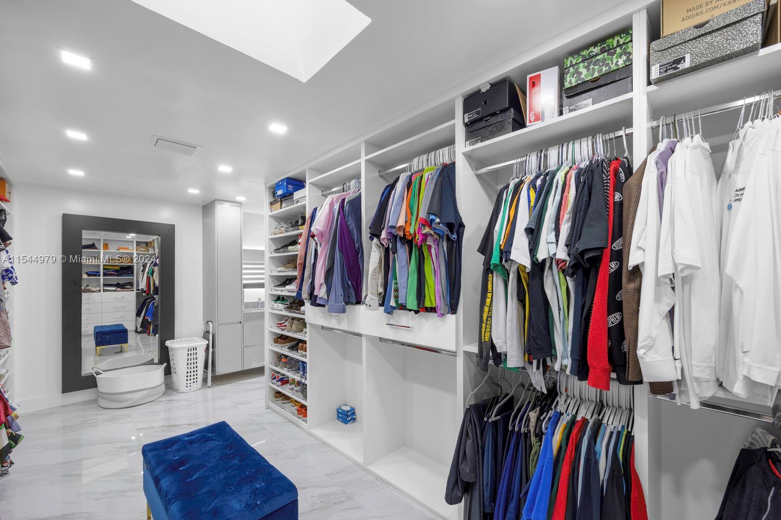 15559 SW 69th Ter, Miami, Florida 33193, 4 Bedrooms Bedrooms, ,2 BathroomsBathrooms,Residential,For Sale,15559 SW 69th Ter,A11544979