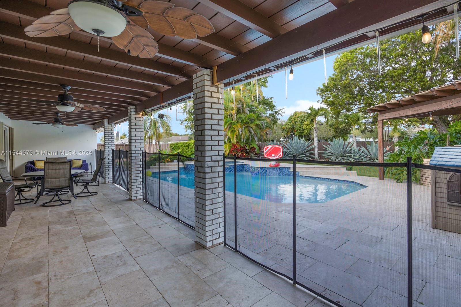 15559 SW 69th Ter, Miami, Florida 33193, 4 Bedrooms Bedrooms, ,2 BathroomsBathrooms,Residential,For Sale,15559 SW 69th Ter,A11544979