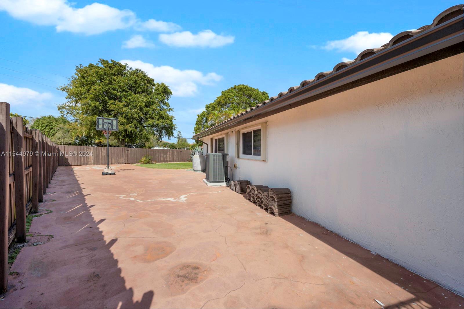 15559 SW 69th Ter, Miami, Florida 33193, 4 Bedrooms Bedrooms, ,2 BathroomsBathrooms,Residential,For Sale,15559 SW 69th Ter,A11544979