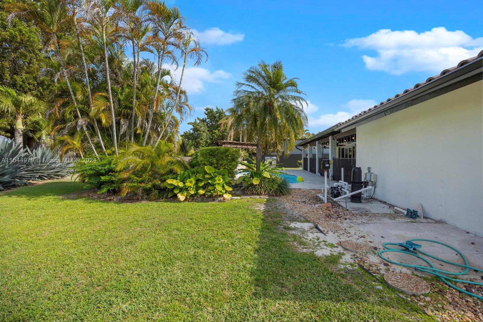 15559 SW 69th Ter, Miami, Florida 33193, 4 Bedrooms Bedrooms, ,2 BathroomsBathrooms,Residential,For Sale,15559 SW 69th Ter,A11544979