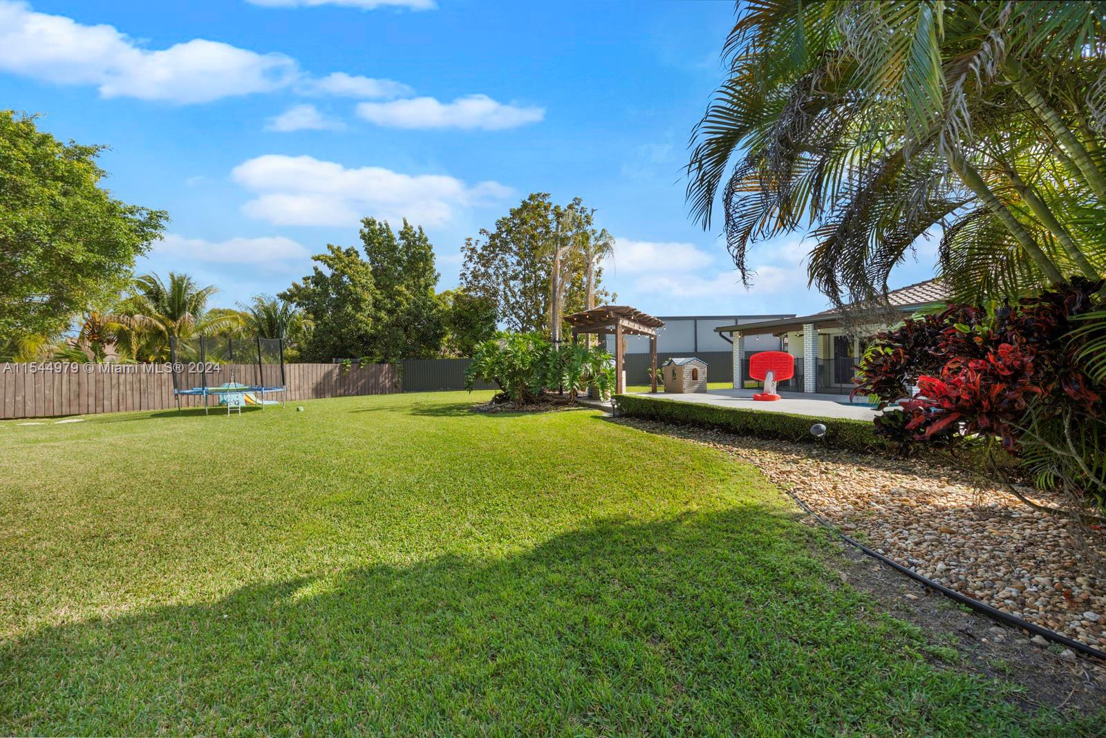 15559 SW 69th Ter, Miami, Florida 33193, 4 Bedrooms Bedrooms, ,2 BathroomsBathrooms,Residential,For Sale,15559 SW 69th Ter,A11544979