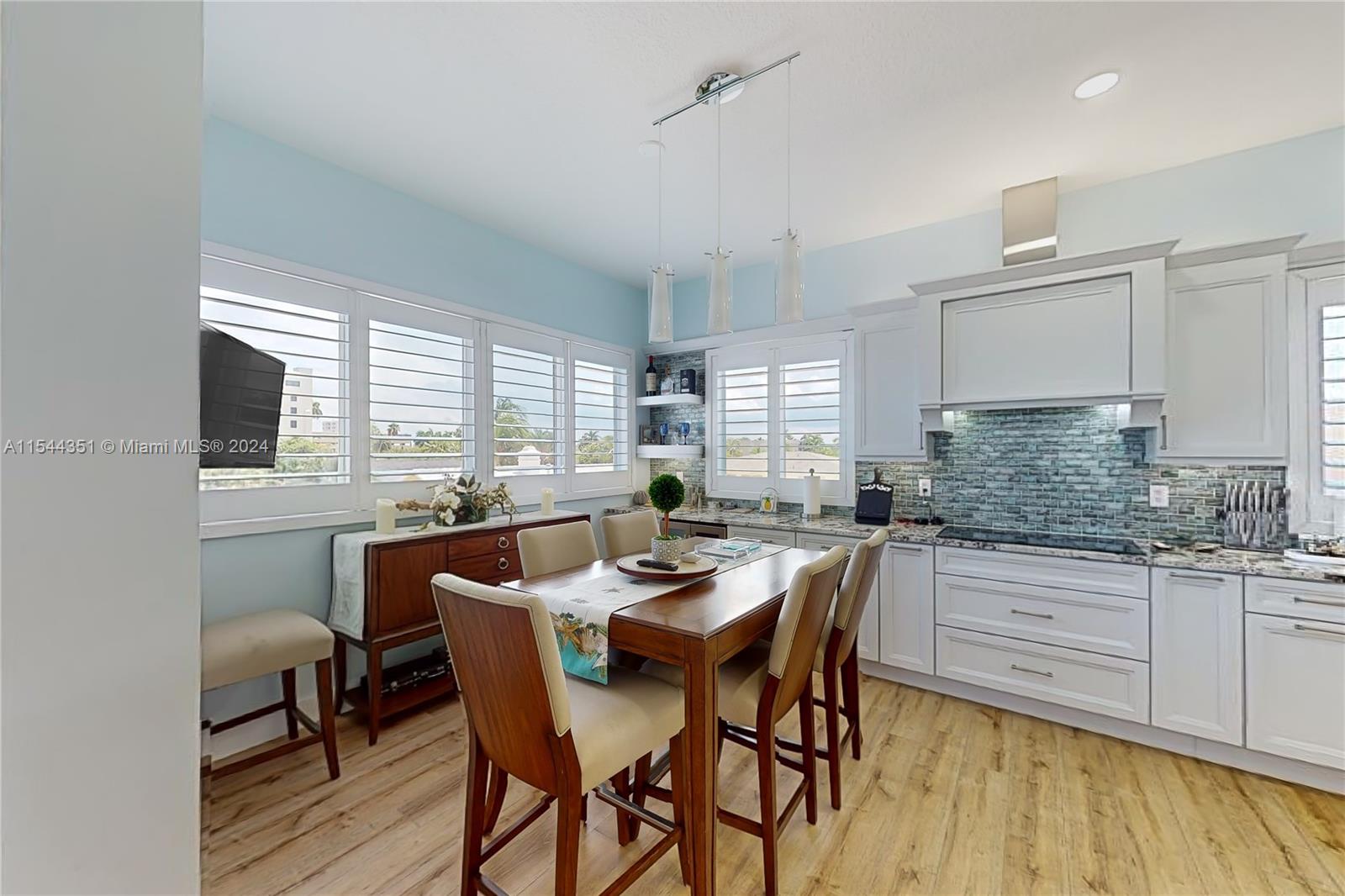 311 N Surf Rd, Hollywood, Florida 33019, 2 Bedrooms Bedrooms, ,2 BathroomsBathrooms,Residential,For Sale,311 N Surf Rd,A11544351