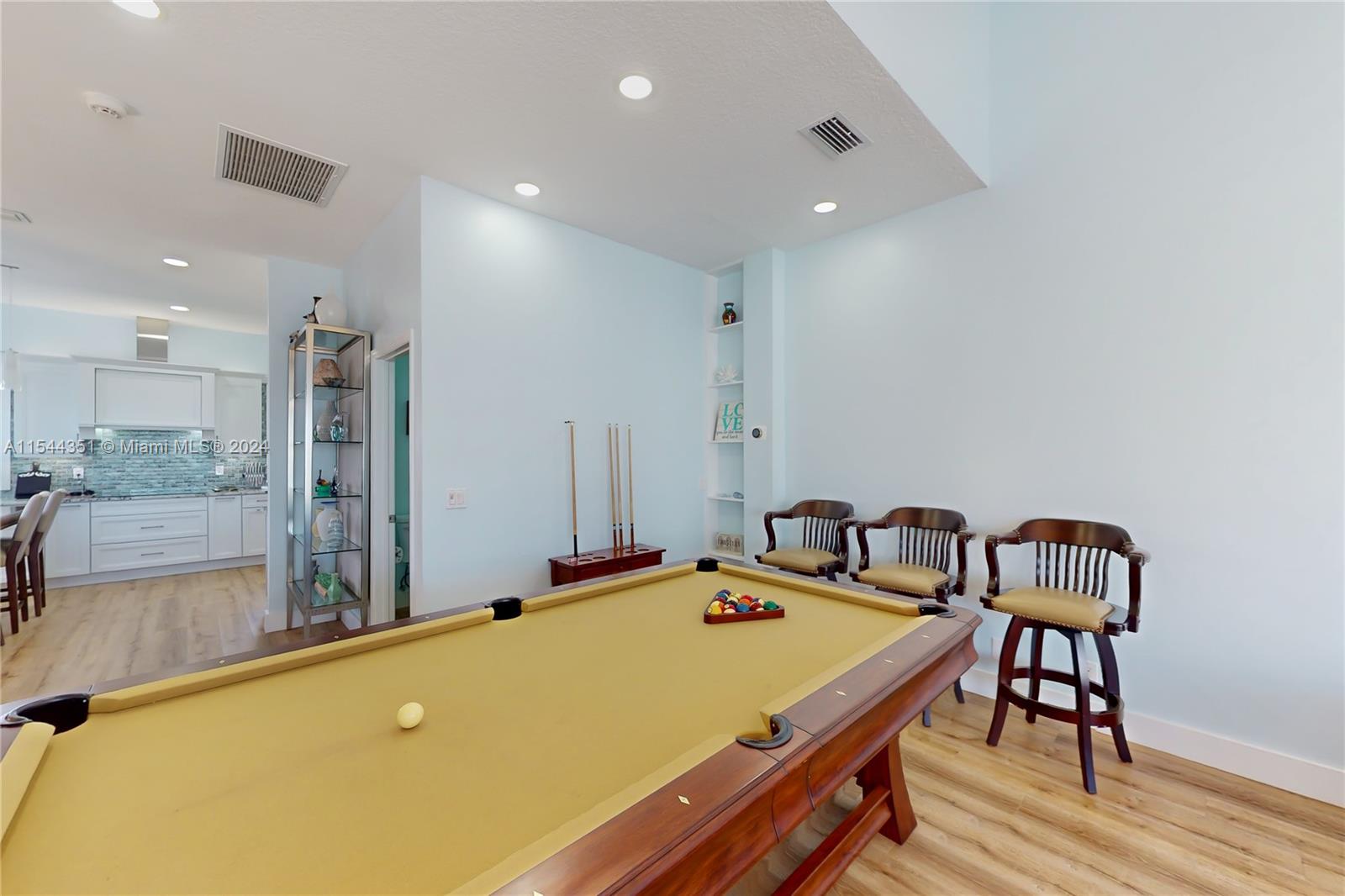 311 N Surf Rd, Hollywood, Florida 33019, 2 Bedrooms Bedrooms, ,2 BathroomsBathrooms,Residential,For Sale,311 N Surf Rd,A11544351