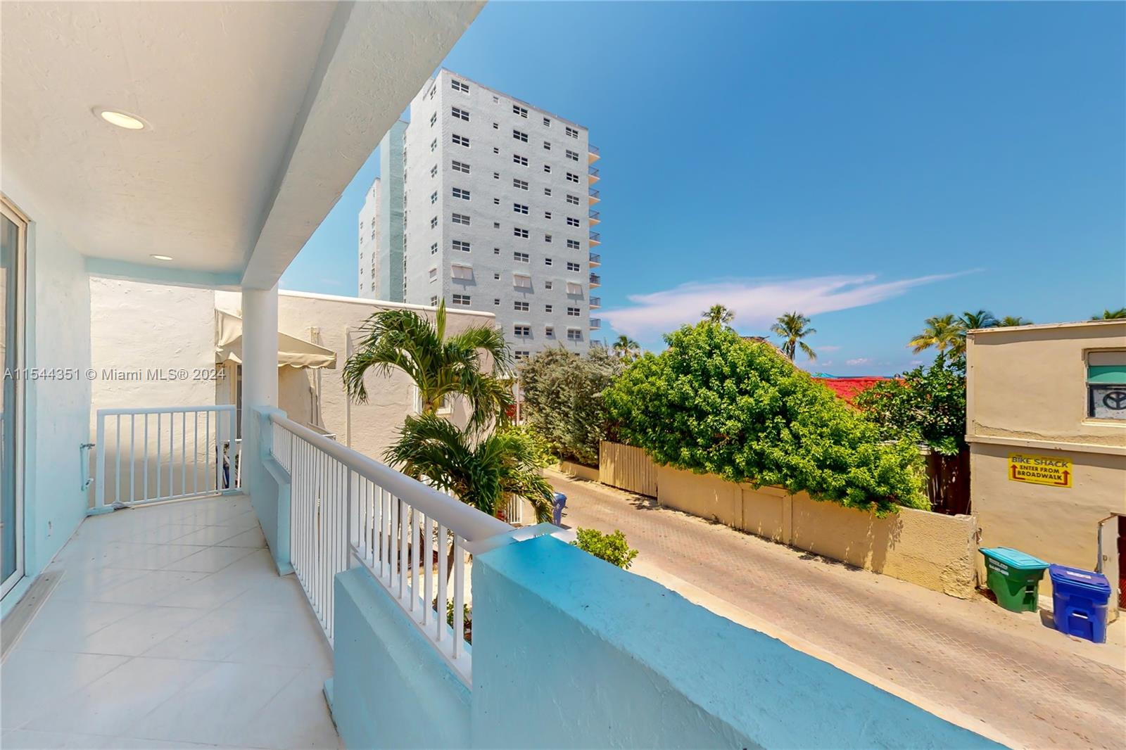 311 N Surf Rd, Hollywood, Florida 33019, 2 Bedrooms Bedrooms, ,2 BathroomsBathrooms,Residential,For Sale,311 N Surf Rd,A11544351